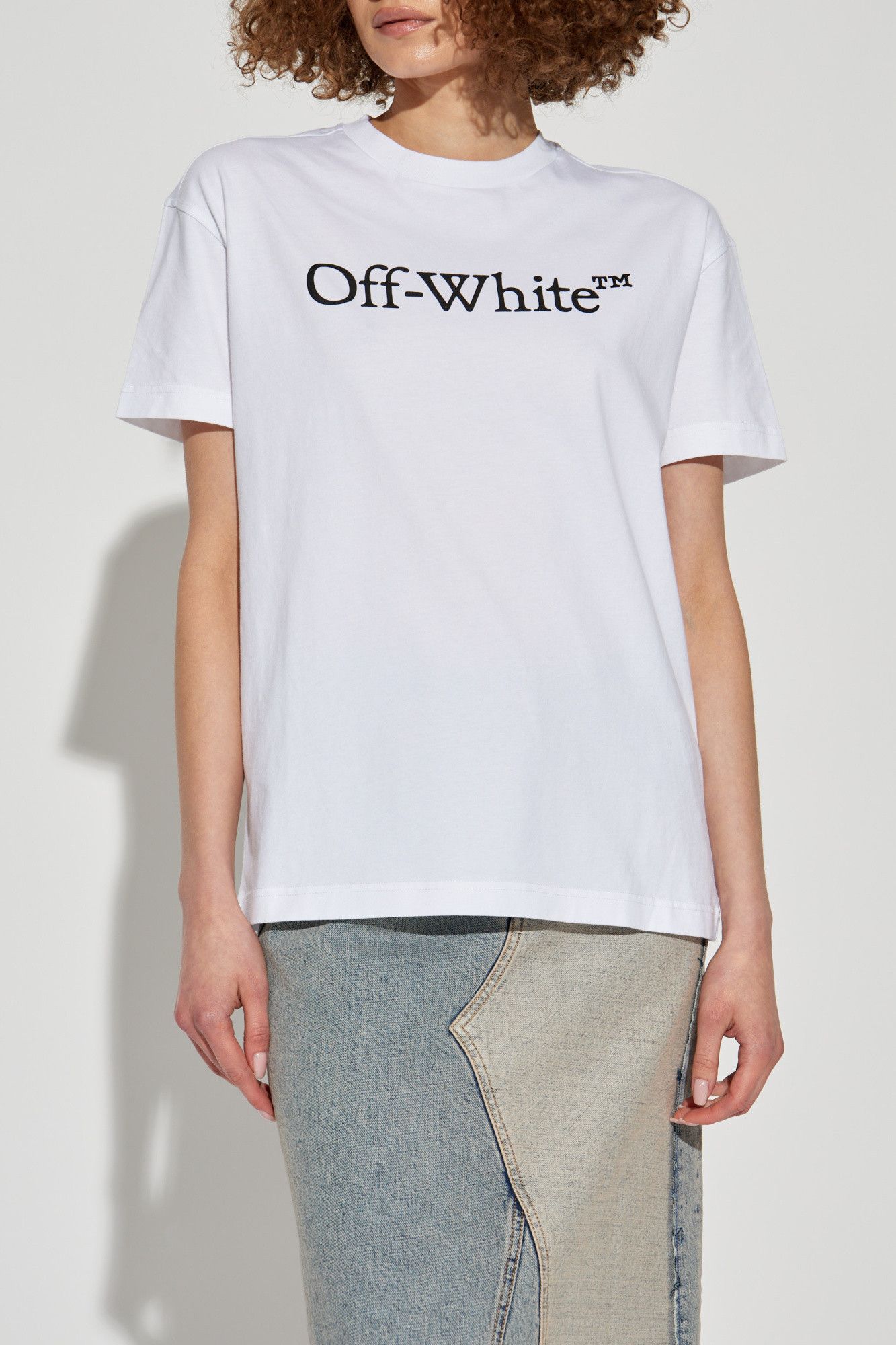 Off-White o1s22i1n0824 Crewneck Short Sleeve T-Shirt in White Size M / US 6-8 / IT 42-44 - 3 Thumbnail