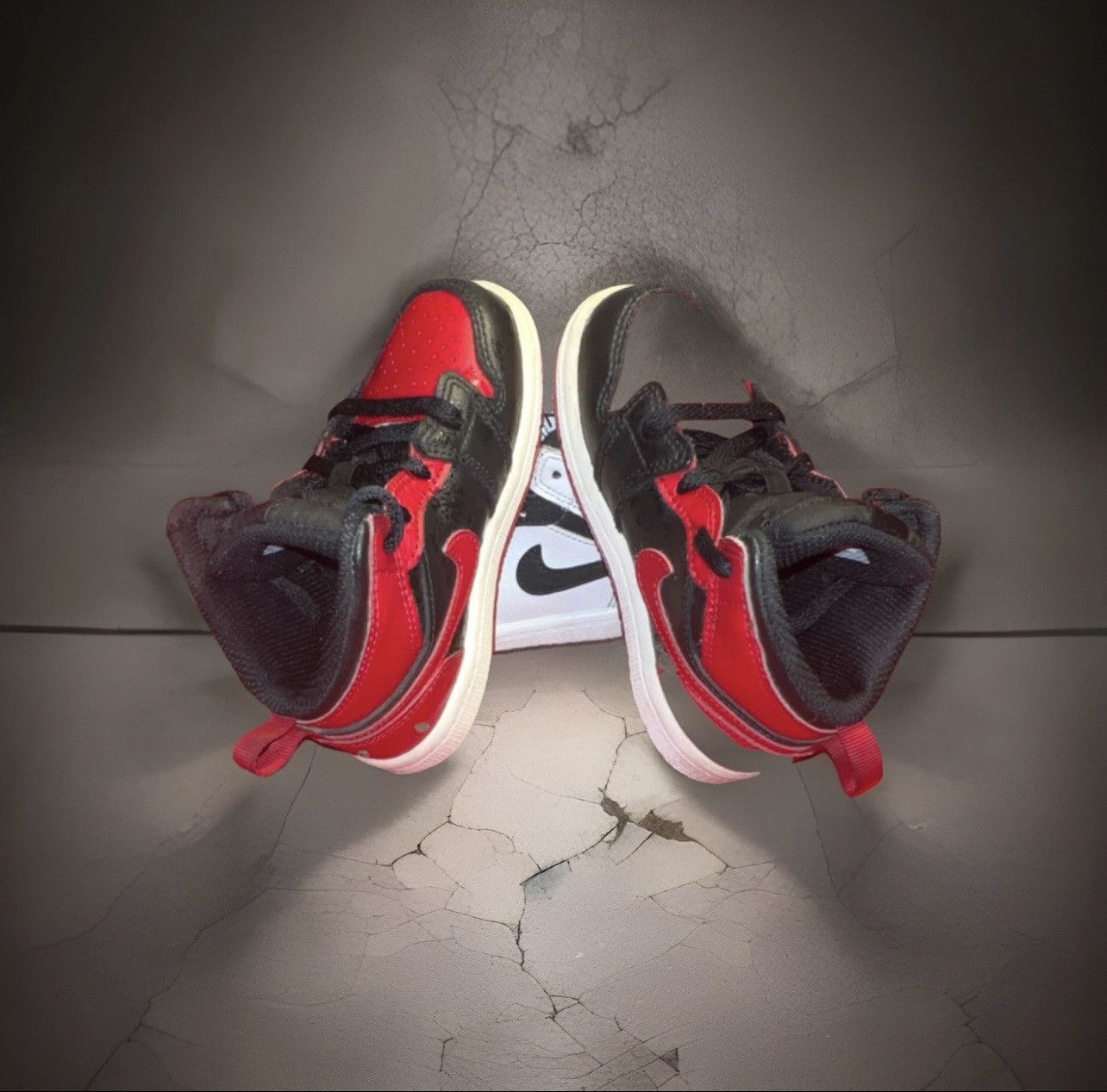 Jordan Brand Air Jordan 1 Mid BT - Black / Gym Red / White - SIZE 10C Size US 10 / EU 43 - 2 Thumbnail