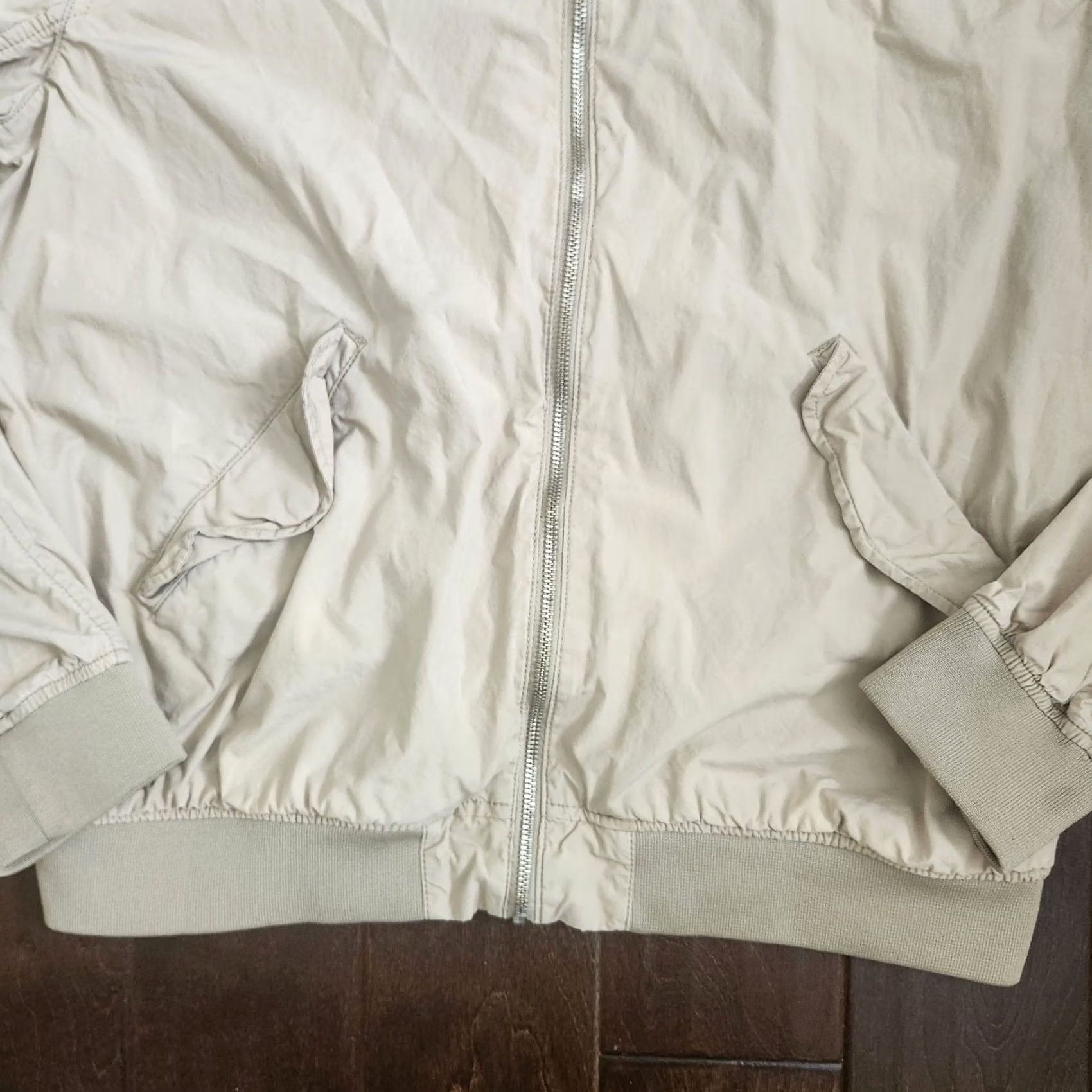 H&M H&M Men Full Zip Bomber Jacket XL Beige, Regular Fit, Polyester, Casual/Travel, Fall/Winter/Spring, Zip, Jacket, Men, Long Sleeve, Classic, Outdoor Size US XL / EU 56 / 4 - 5 Thumbnail