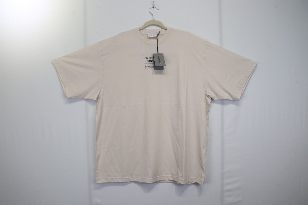 Balenciaga o1rshd1 T-Shirt in Ivory White Size US L / EU 52-54 / 3 - 1 Thumbnail
