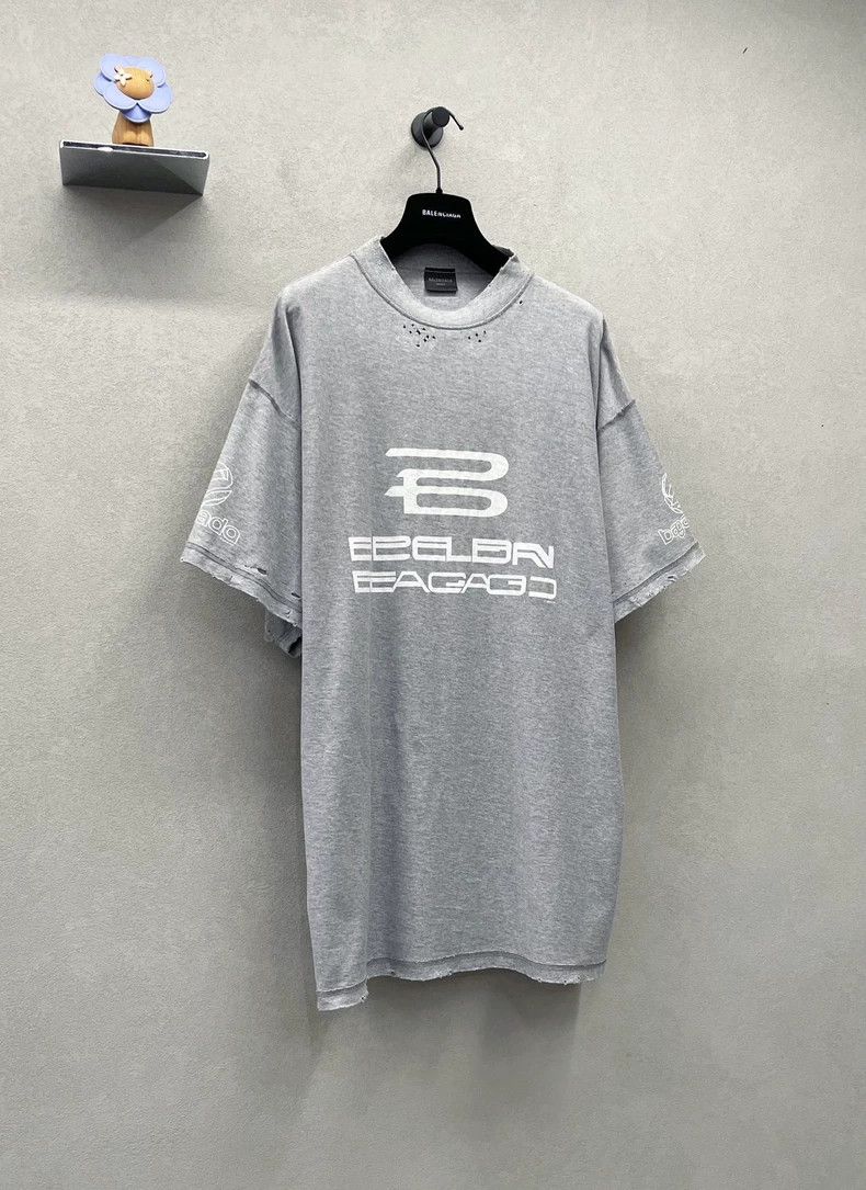 Balenciaga Balenciaga Letter printed grey short sleeves Size US L / EU 52-54 / 3 - 3 Thumbnail