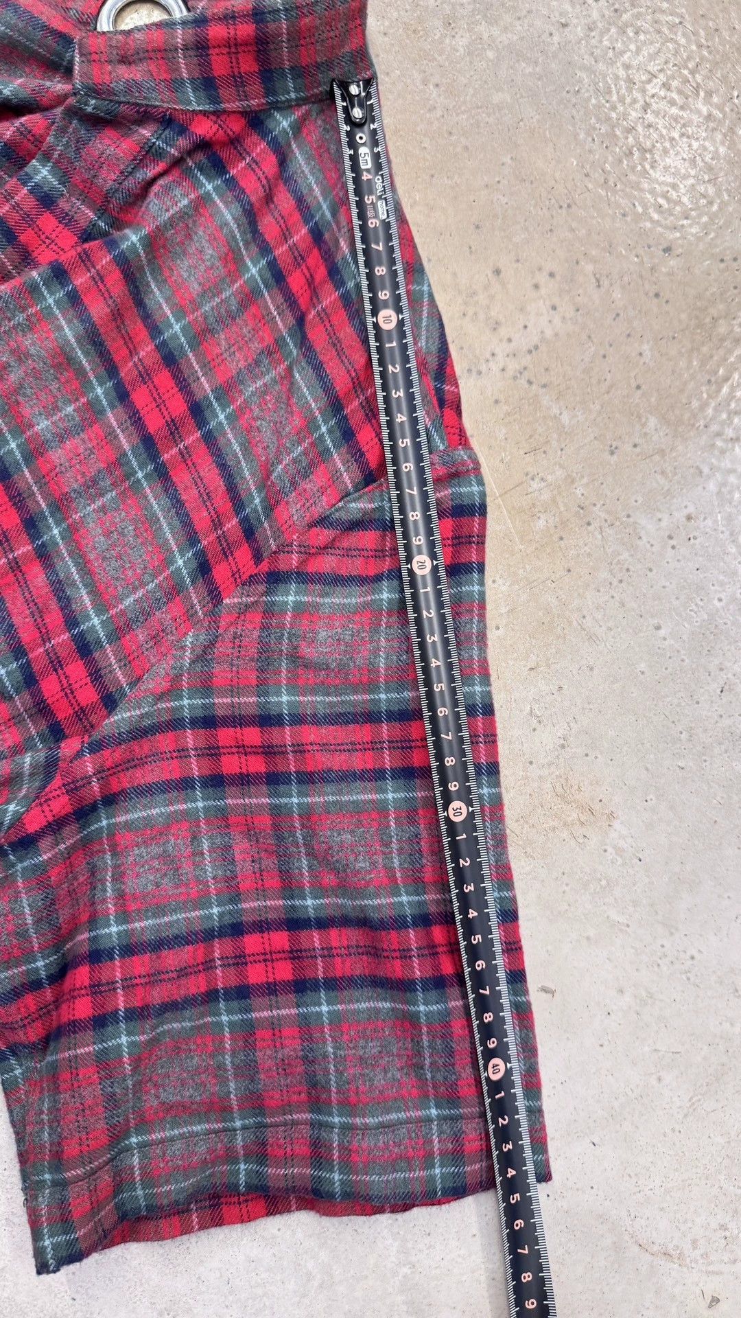 Vetements Vetements Short-Sleeve Checkered Shirt with Small Holes Size US L / EU 52-54 / 3 - 9 Thumbnail