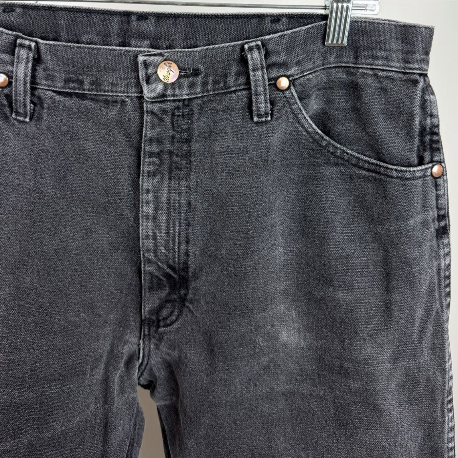 Wrangler VINTAGE Wrangler 13MWZ Jeans Mens 35x34 Faded Black Denim Distressed Cowboy Cut Straight 5-Pocket Denim N/A Mens Size US 35 - 4 Thumbnail