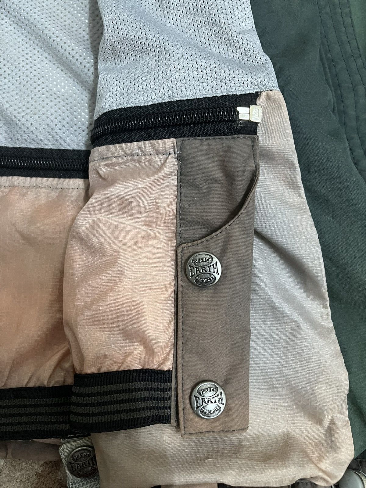 Free Planet × Vintage Vintage Planet Earth Rider Waterproof/Breathable Outwear Size US M / EU 48-50 / 2 - 9 Thumbnail