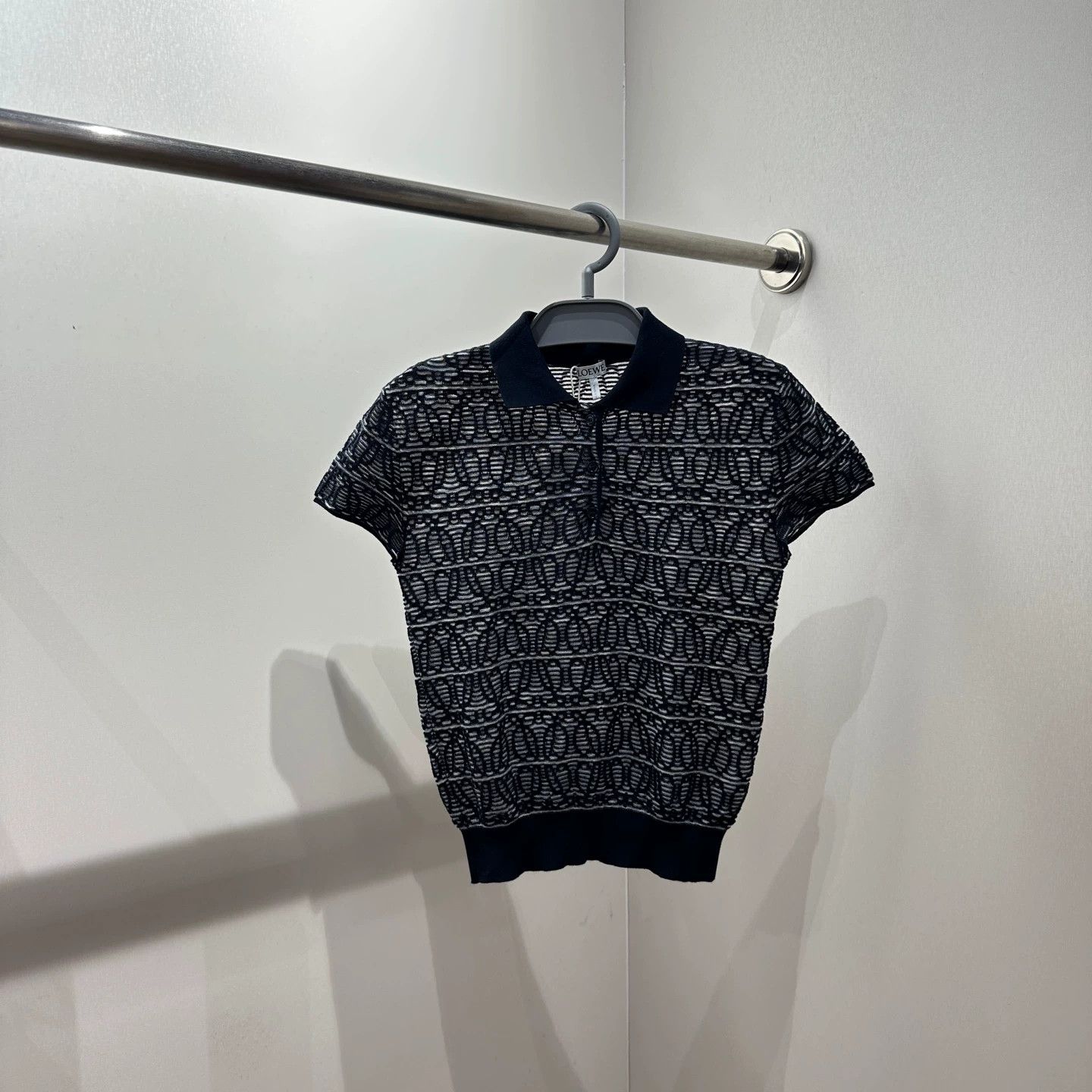 Loewe Loewe mar613 all over logo short sleeve Polo XS Size XS / US 0-2 / IT 36-38 - 1 Thumbnail