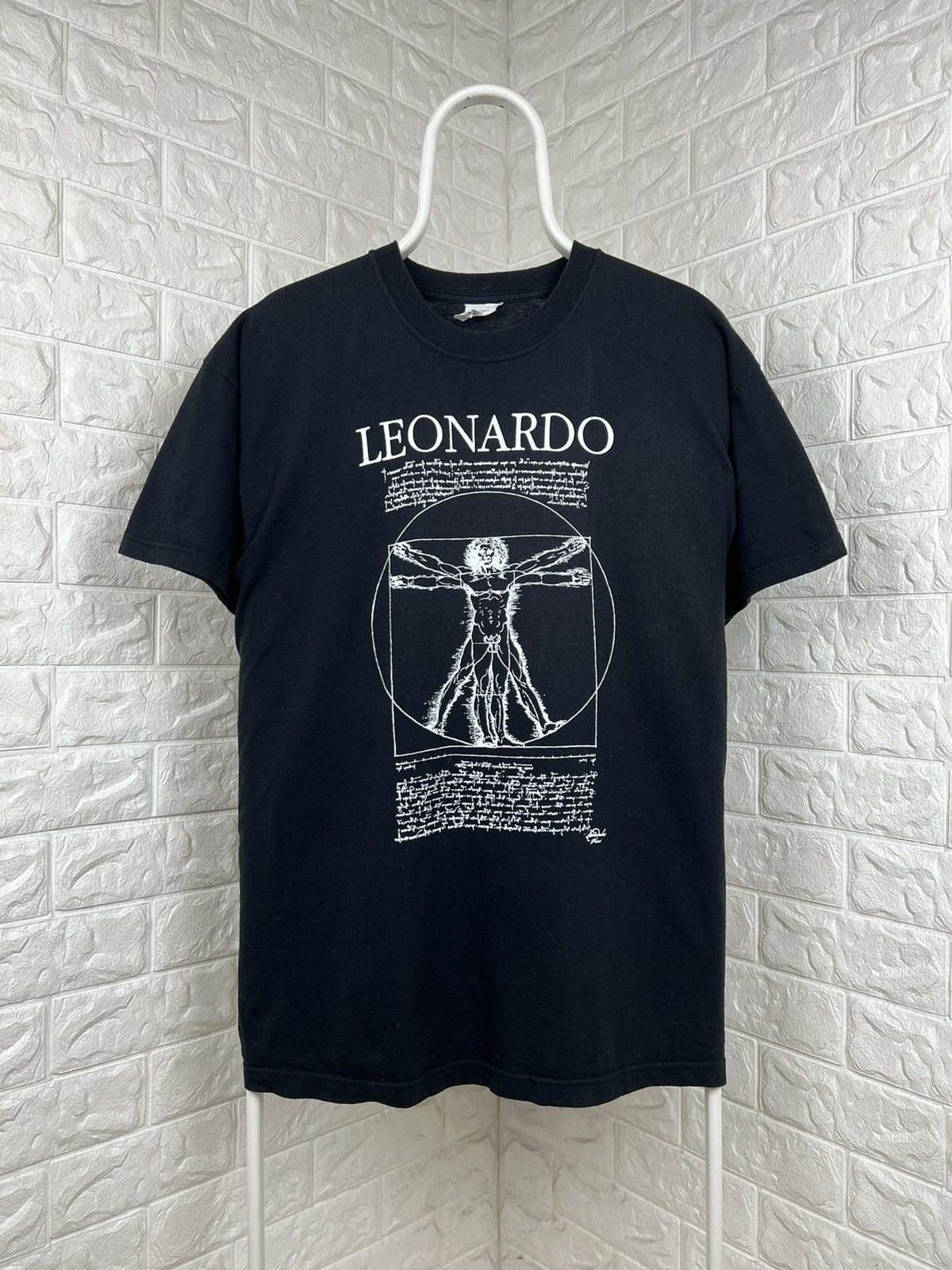 Vintage Vintage Leonardo Da Vinci Art Vitruvian Man TShirt Size US L / EU 52-54 / 3 - 1 Thumbnail