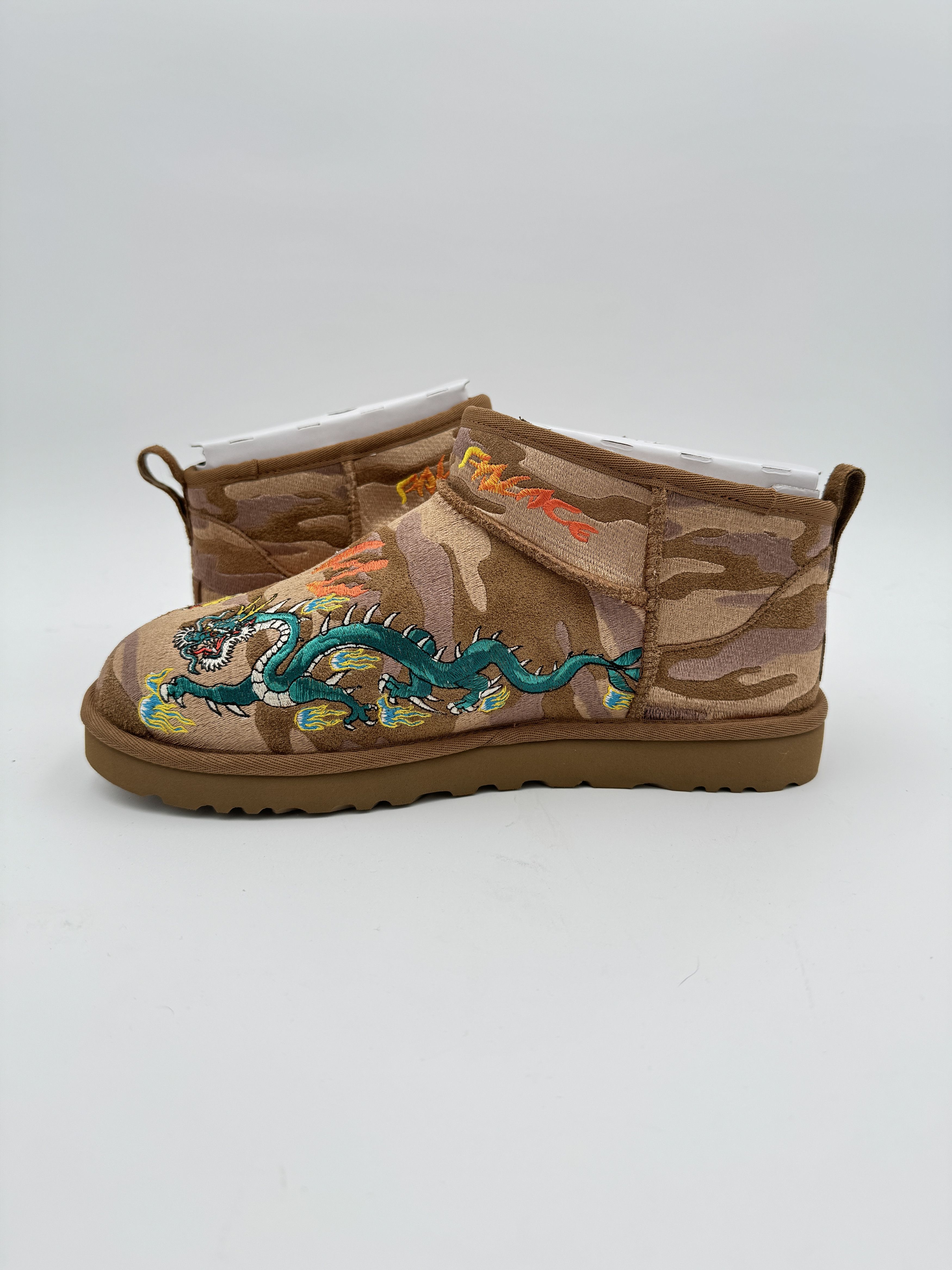 Palace × Ugg Palace UGG Classic Ultra Mini Boot Chestnut Camo Size US 9 / EU 42 - 3 Thumbnail