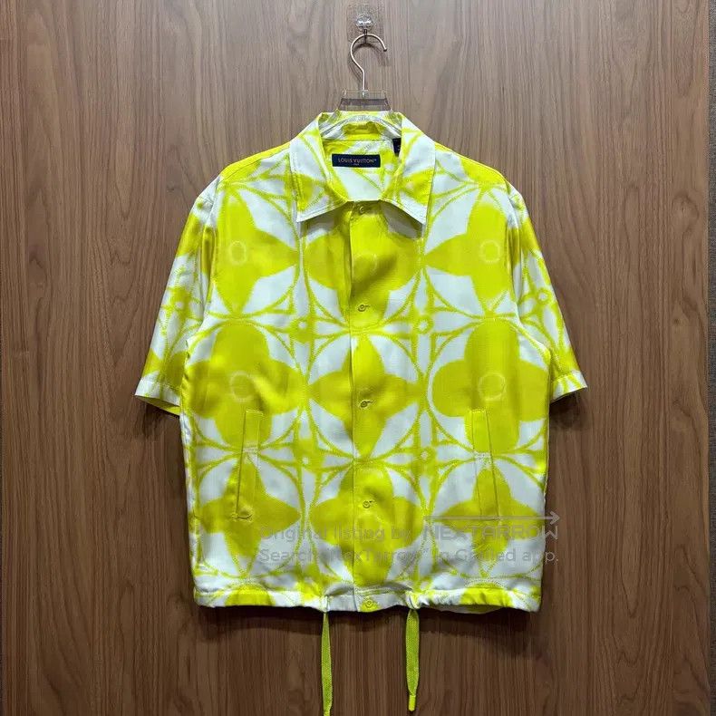Louis Vuitton Louis Vuitton Lemon yellow twisted dyed mulberry silk shor Size US L / EU 52-54 / 3 - 1 Thumbnail