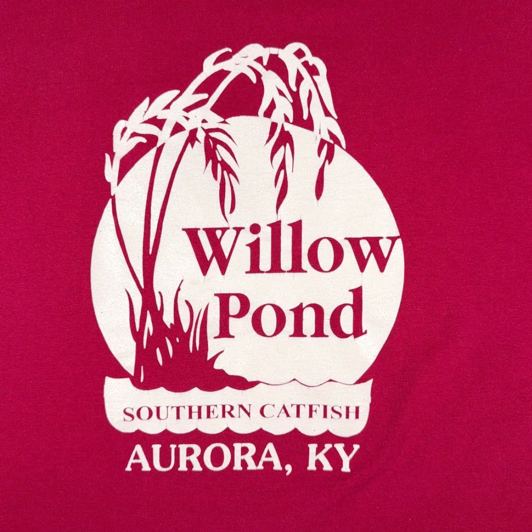 Fruit Of The Loom VINTAGE Willow Pond Restaurant Shirt Adult LARGE Red 90s Catfish Kentucky Fruit of the Loom T-Shirt Mens Size US L / EU 52-54 / 3 - 2 Thumbnail