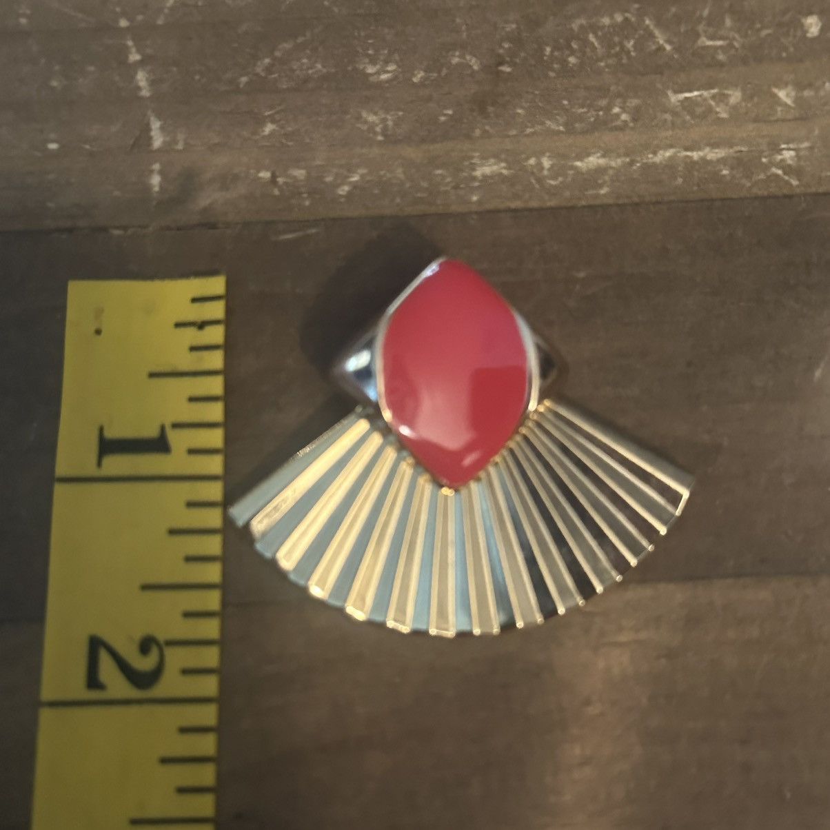 Vintage Vintage gold tone and red enamel fan post earrings Size ONE SIZE - 4 Thumbnail
