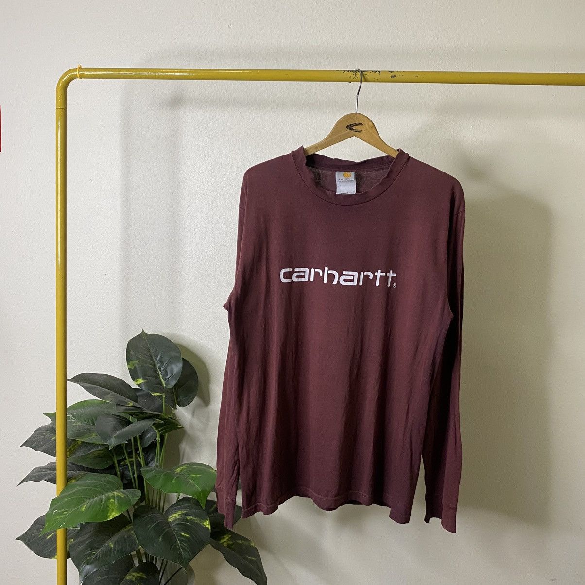 Carhartt Vintage 2000s Carhartt Script Faded Burgundy LS Tee Size US L / EU 52-54 / 3 - 1 Thumbnail