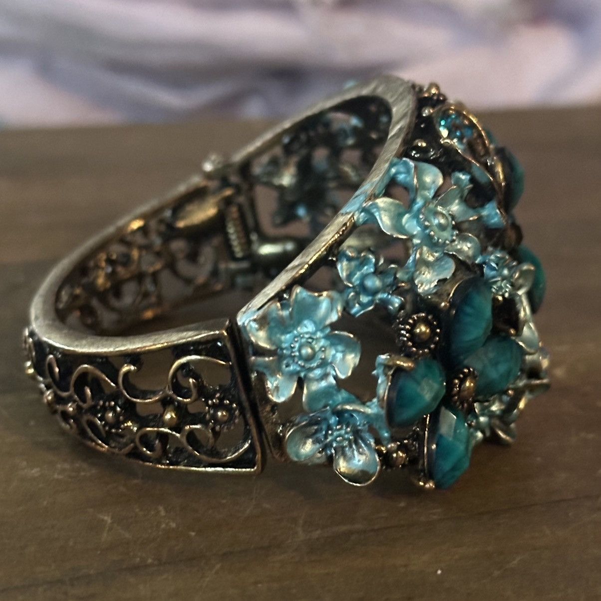 Vintage Vintage teal flowers and butterfly wide hinged bracelet Size ONE SIZE - 4 Thumbnail
