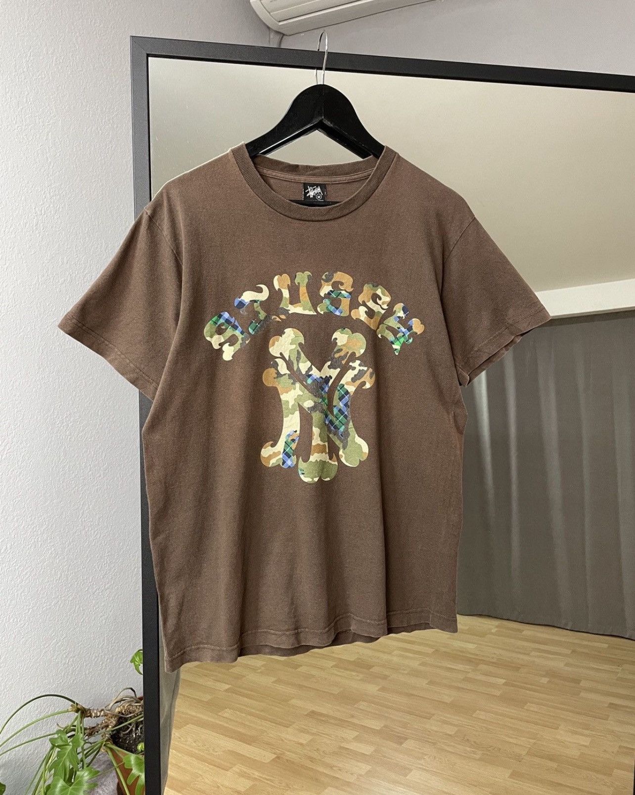 Stussy Vintage Y2K Stussy x New York Yankees Brown Tee T-shirt Size US M / EU 48-50 / 2 - 11 Thumbnail