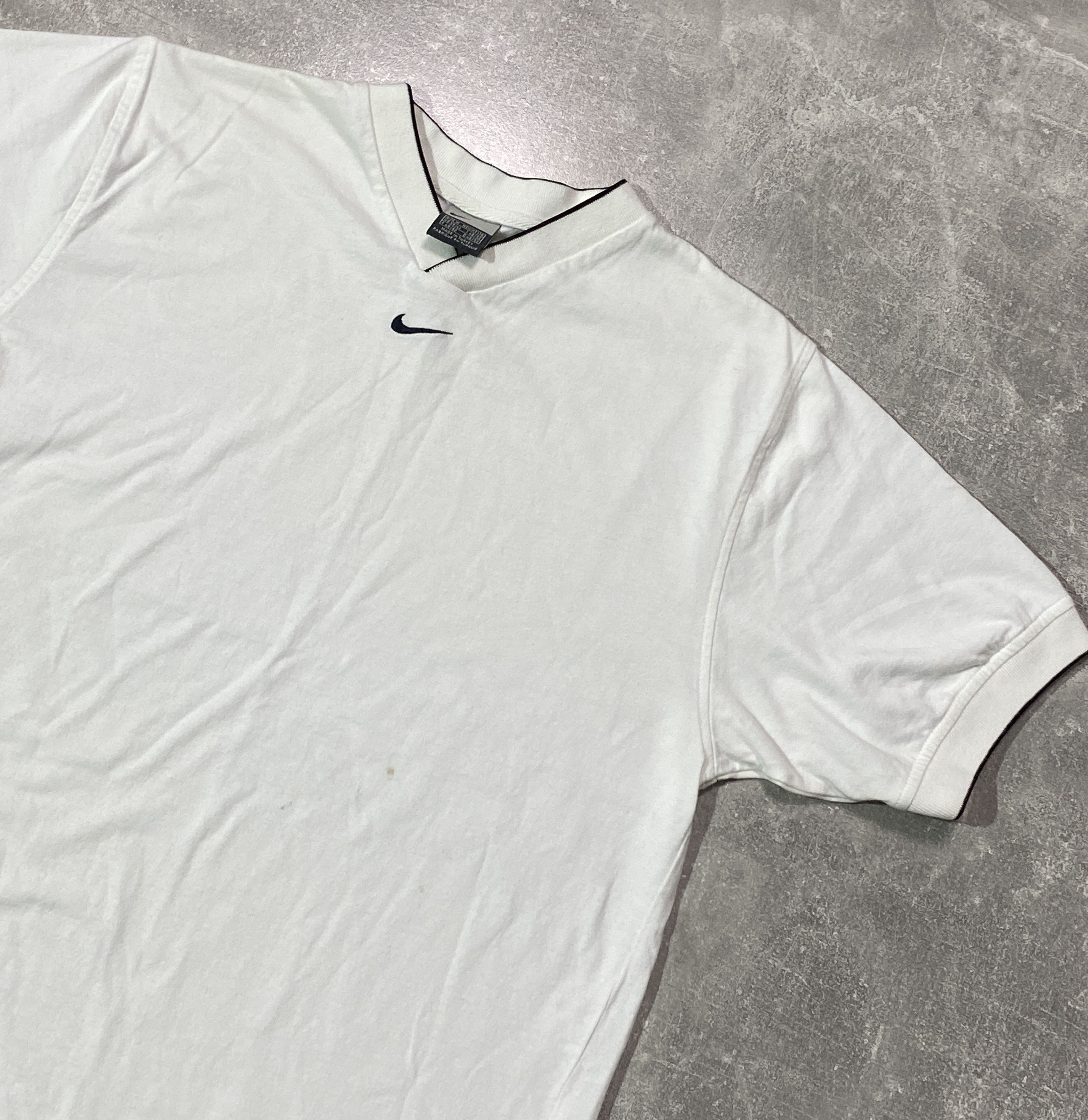 Nike Vintage Y2K Nike V neck center swoosh Tee Size US M / EU 48-50 / 2 - 2 Thumbnail