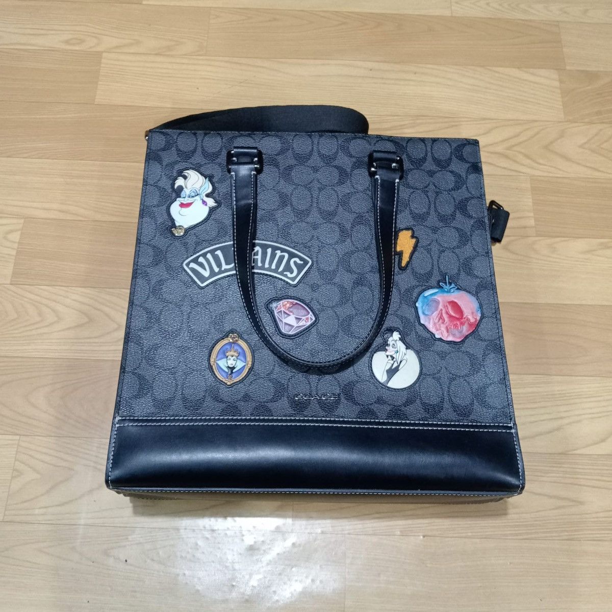 Coach Coach Bag Villain Rare Item Size ONE SIZE - 9 Thumbnail