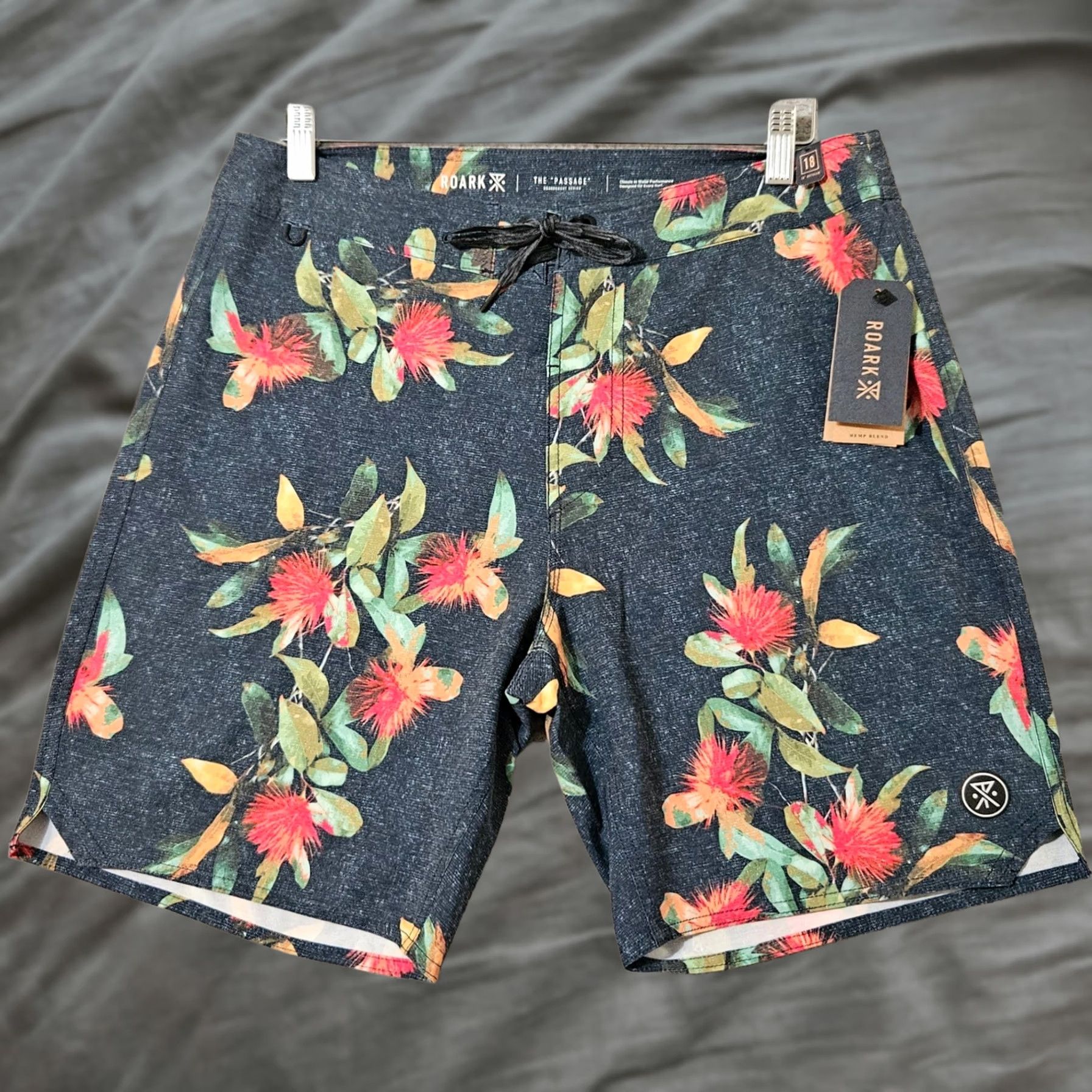 Roark Roark Mens Passage Board Shorts Swim Dark Navy Size 32 Size US 32 / EU 48 - 1 Thumbnail