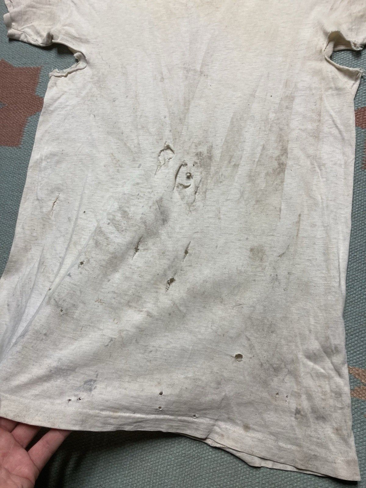 Vintage 60s blank white t shirt Hanes distressed thrashed medium Size US M / EU 48-50 / 2 - 4 Thumbnail