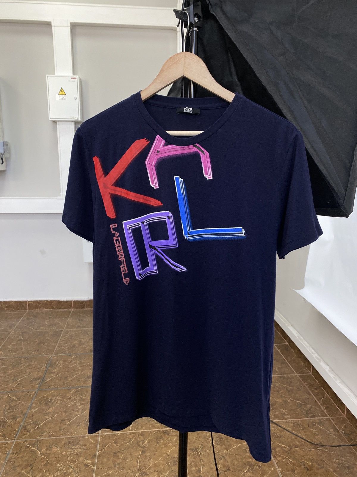 Karl Lagerfeld Karl Lagerfeld Beachwear T-Shirt Rare Retro Hype Y2K Size US L / EU 52-54 / 3 - 1 Thumbnail