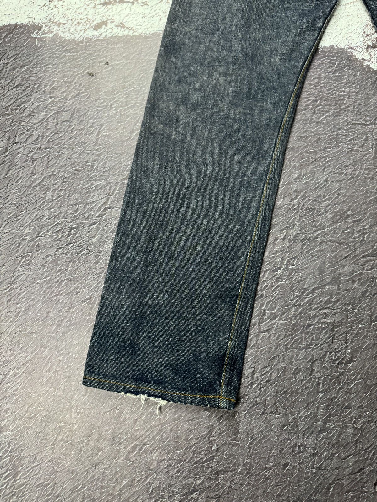 Levi's Levi’s 501 vintage y2k indigo blue faded distressed jeans Size US 33 - 13 Thumbnail