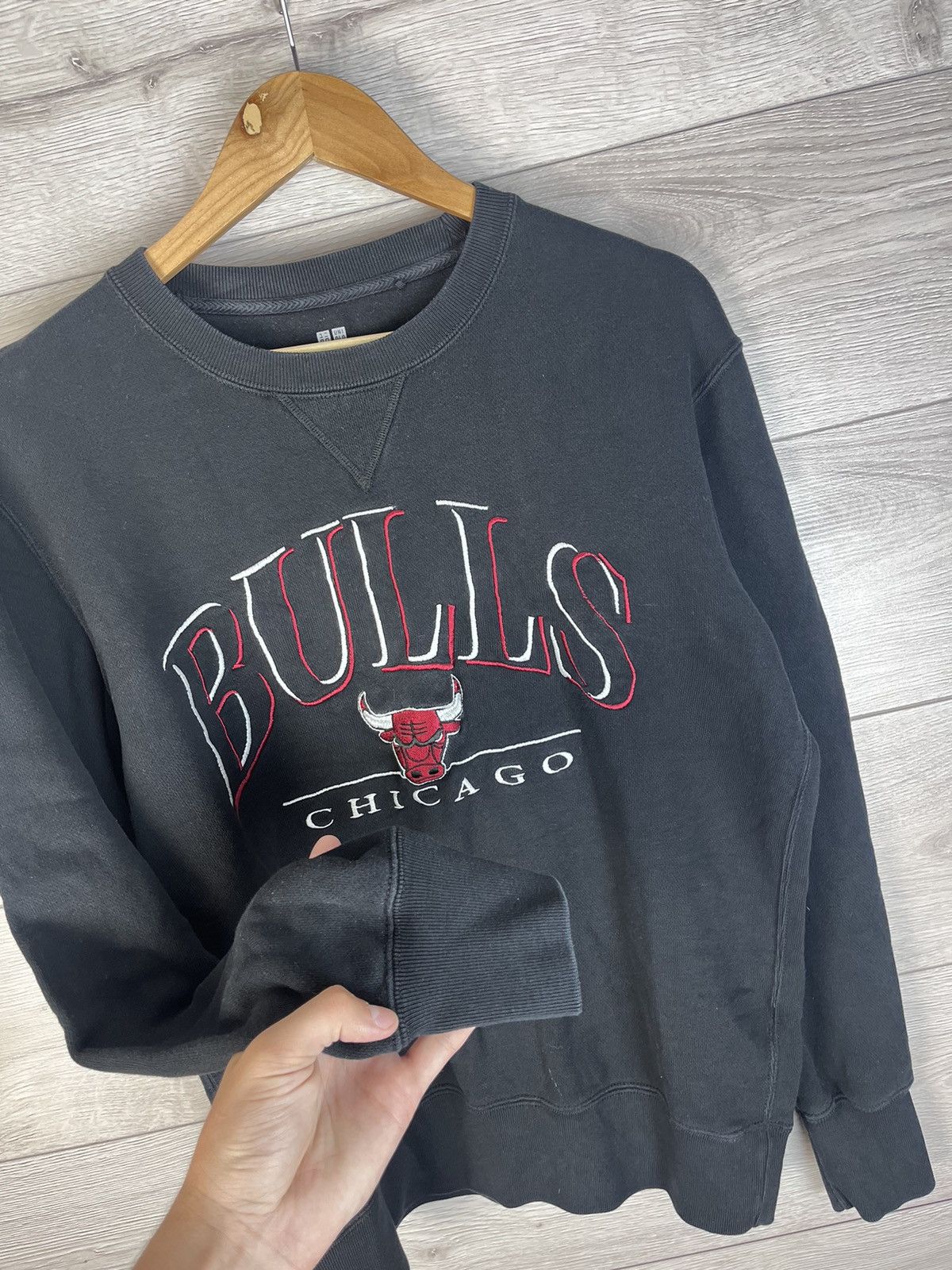 Uniqlo Men’s sweater Uniqlo x Chicago Bulls size m cotton 100% Size US M / EU 48-50 / 2 - 5 Thumbnail