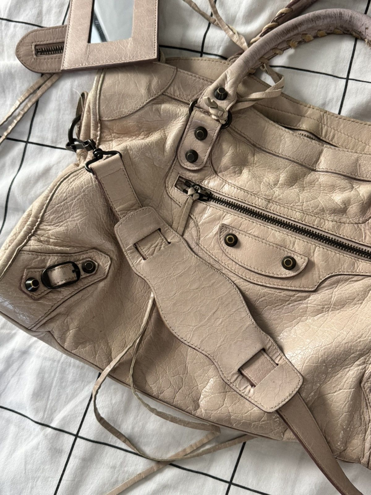 Balenciaga Vintage Balenciaga 00s City Bag Distressed Leather Handbag Size ONE SIZE - 13 Thumbnail