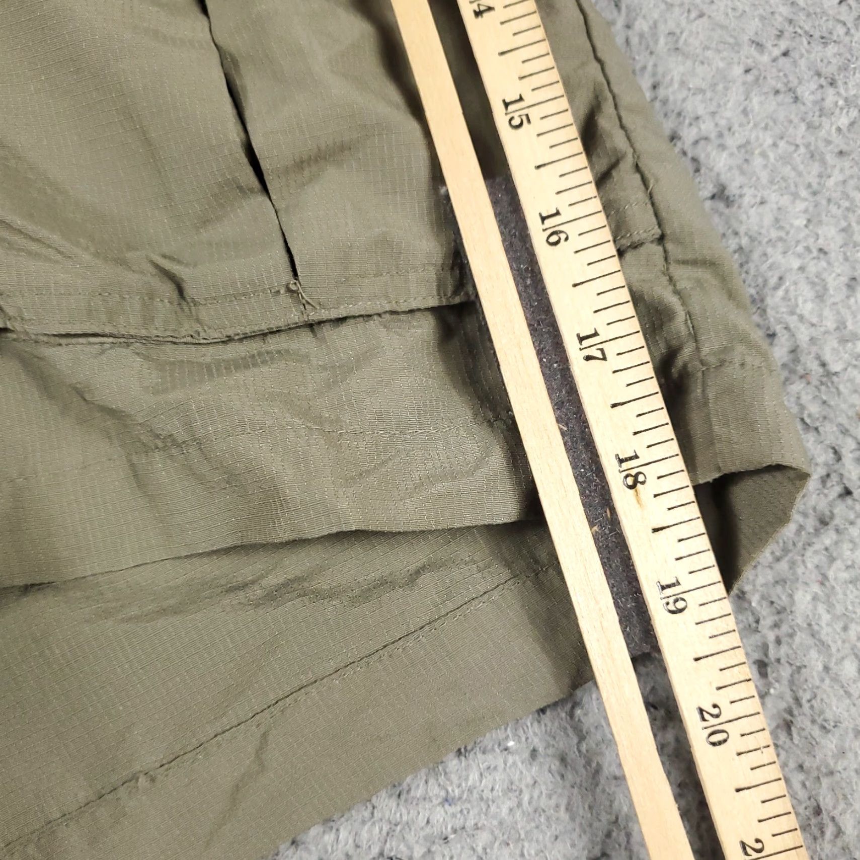 Vintage Columbia Cargo Shorts Mens 2XL Beige Outdoors Hiking Polyester Cargo Pocket Regular Size US 39 - 5 Thumbnail