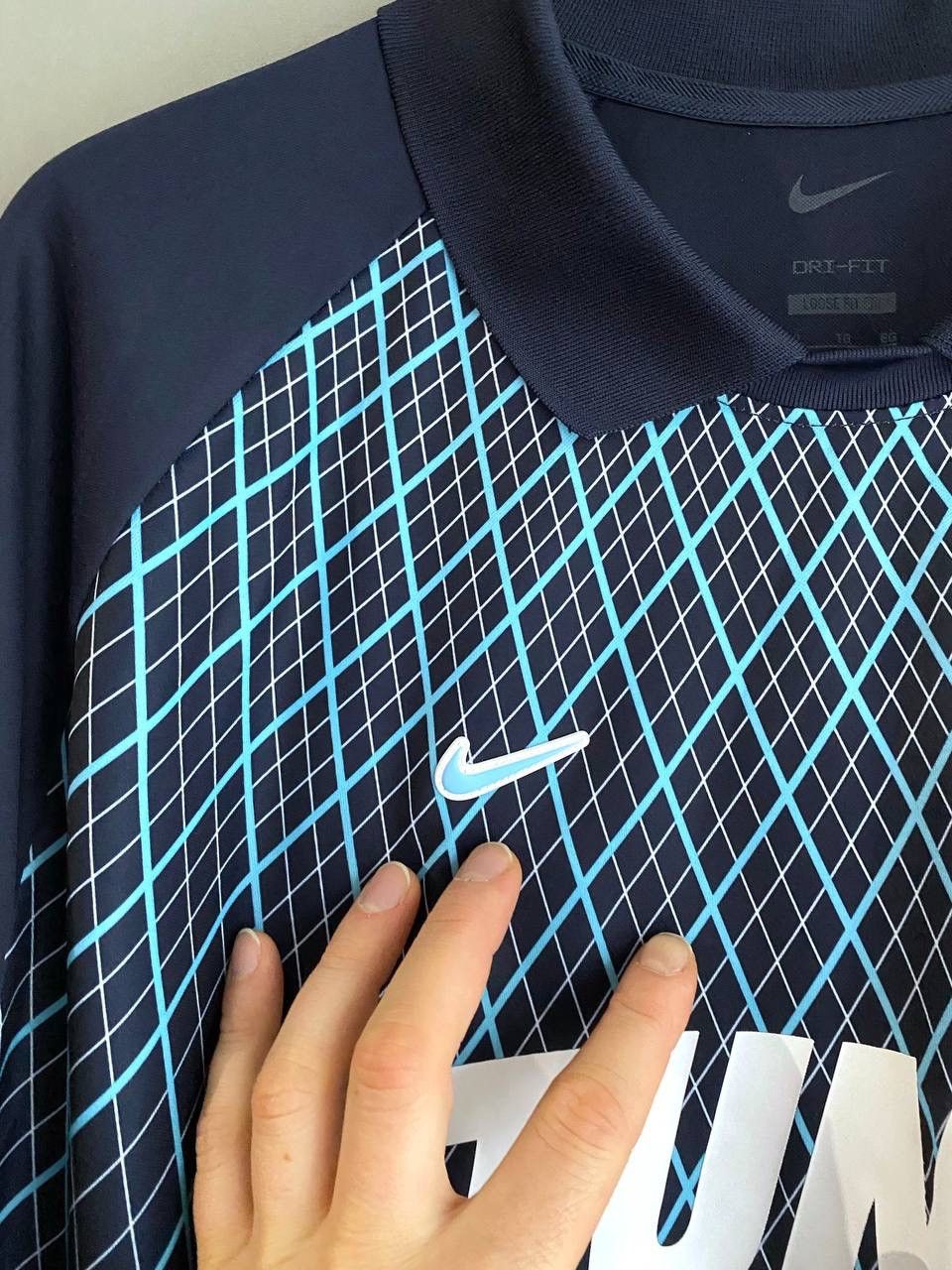 Nike Nike TN Tuned Air Men's Football Shirt, Size XL, HV6518-451 Size US XL / EU 56 / 4 - 6 Thumbnail