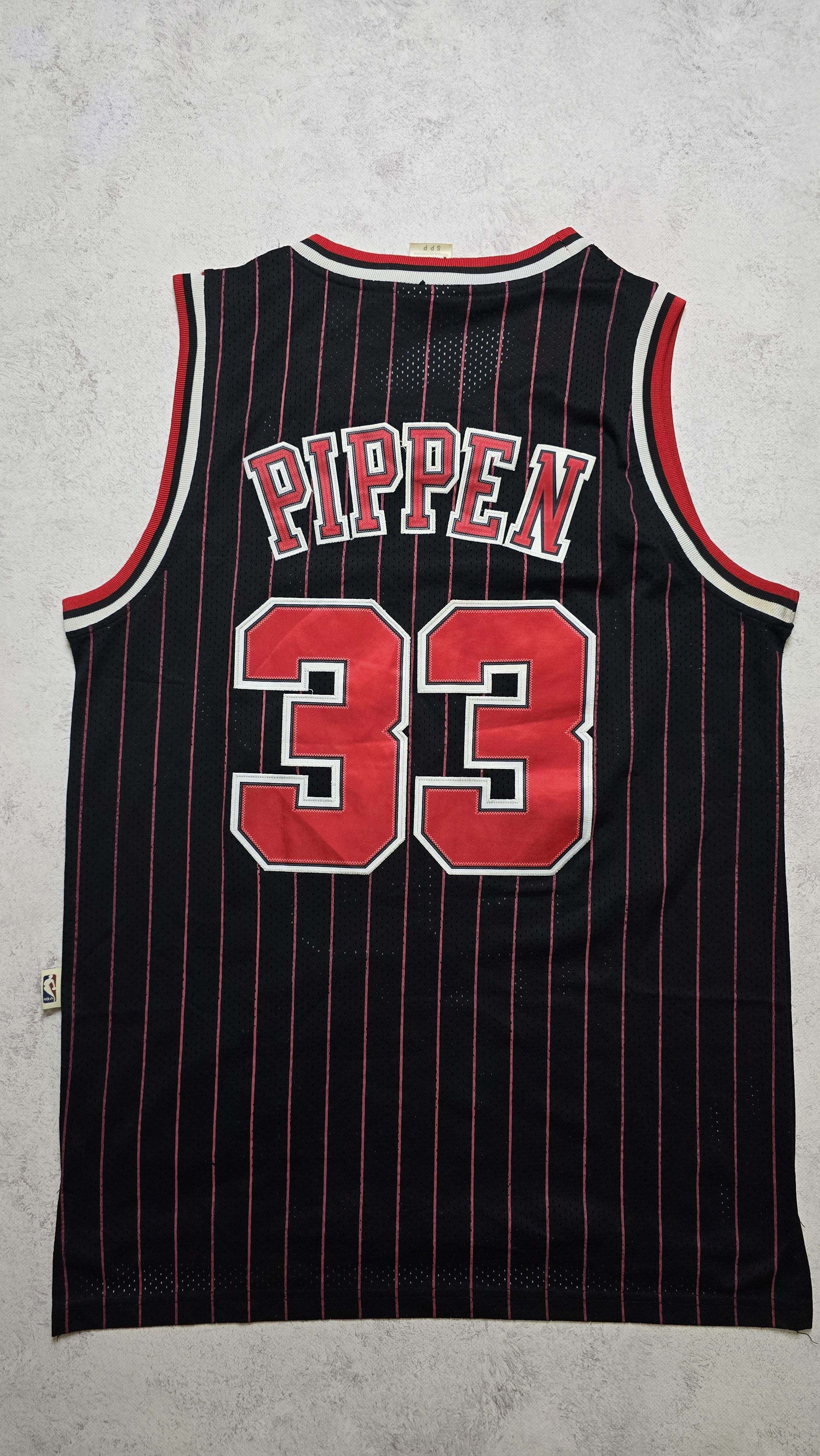 Adidas Scottie Pippen #33 NBA Chicago Bulls 1995 96 Jersey Size US S / EU 44-46 / 1 - 2 Thumbnail