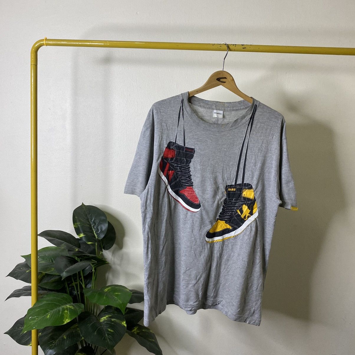 Vintage Y2K Kinetics Hanging Shoes Nike Air Jordan Style Streetwear Size US L / EU 52-54 / 3 - 1 Thumbnail