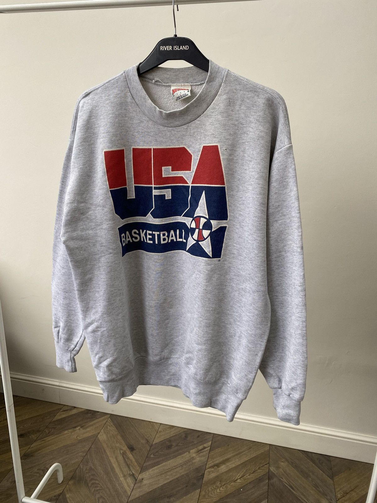 Other Vintage USA Basketball 90s sweatshirt Size US L / EU 52-54 / 3 - 5 Thumbnail