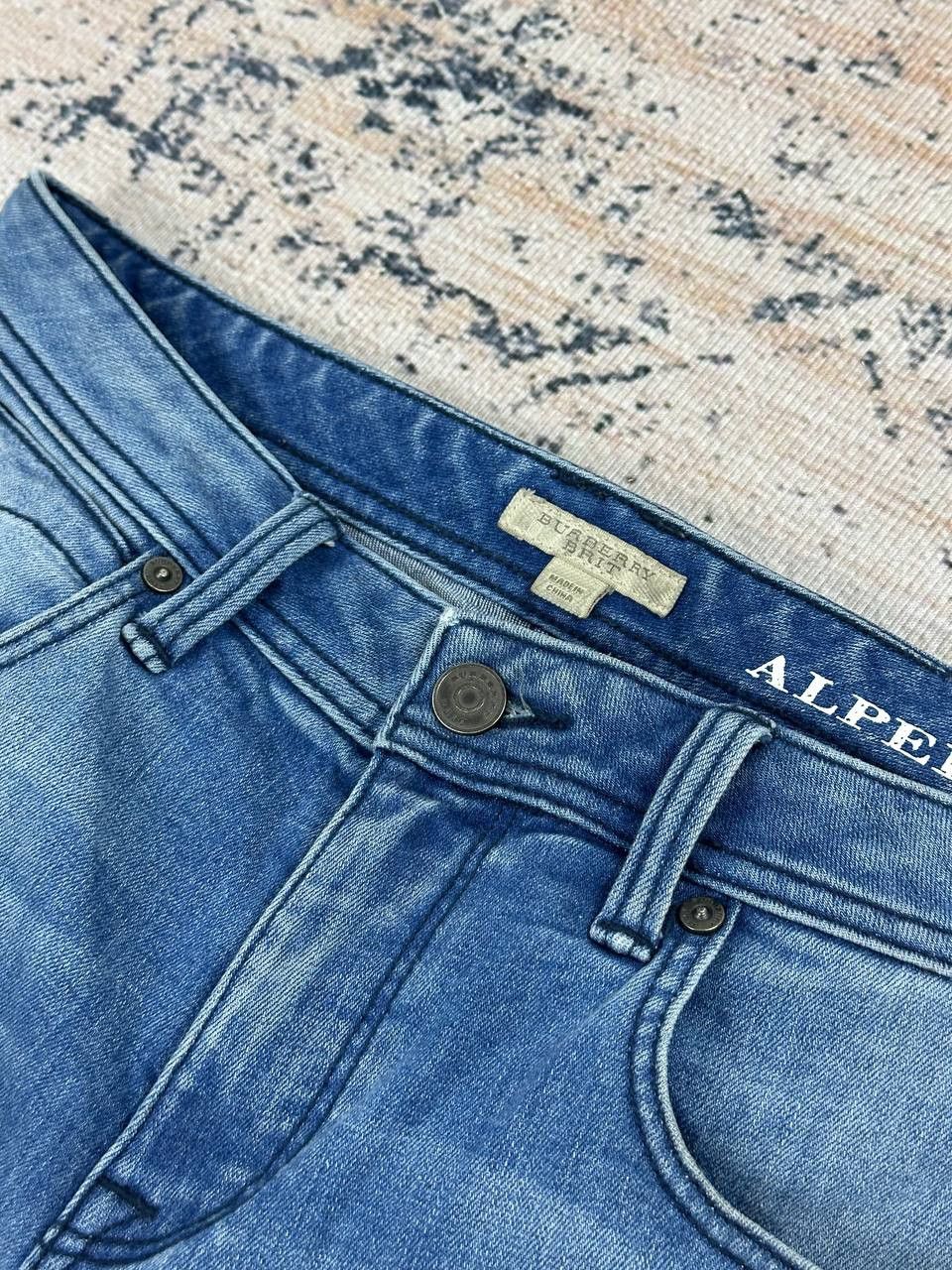 Burberry × Vintage Vintage Burberry Cropped Light Denim Jeans Size 27" / US 4 / IT 40 - 7 Thumbnail