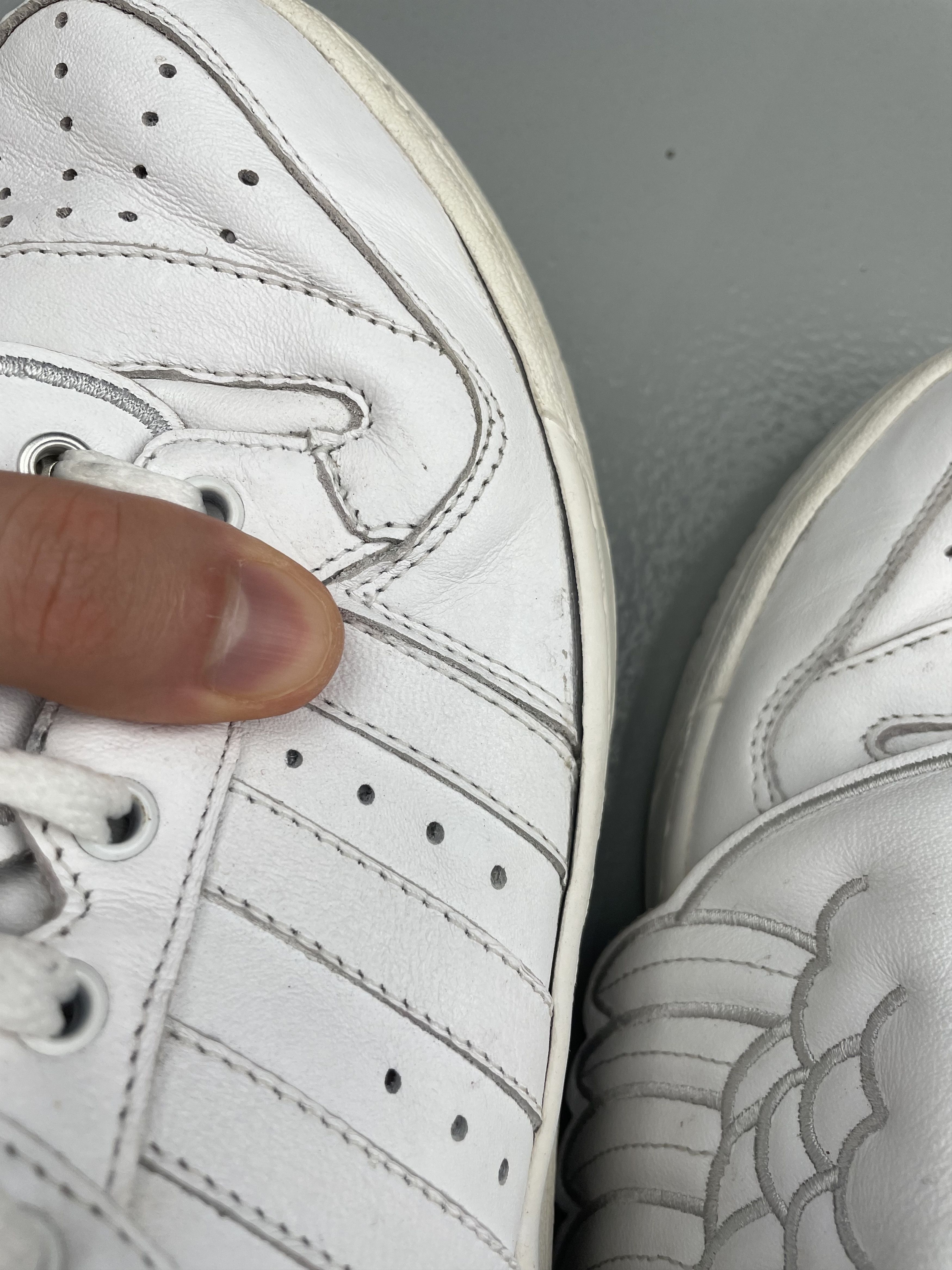 Adidas × Jeremy Scott adidas X Jeremy Scott 2009 JS Wings (white/silver) Size US 10 / EU 43 - 17 Thumbnail