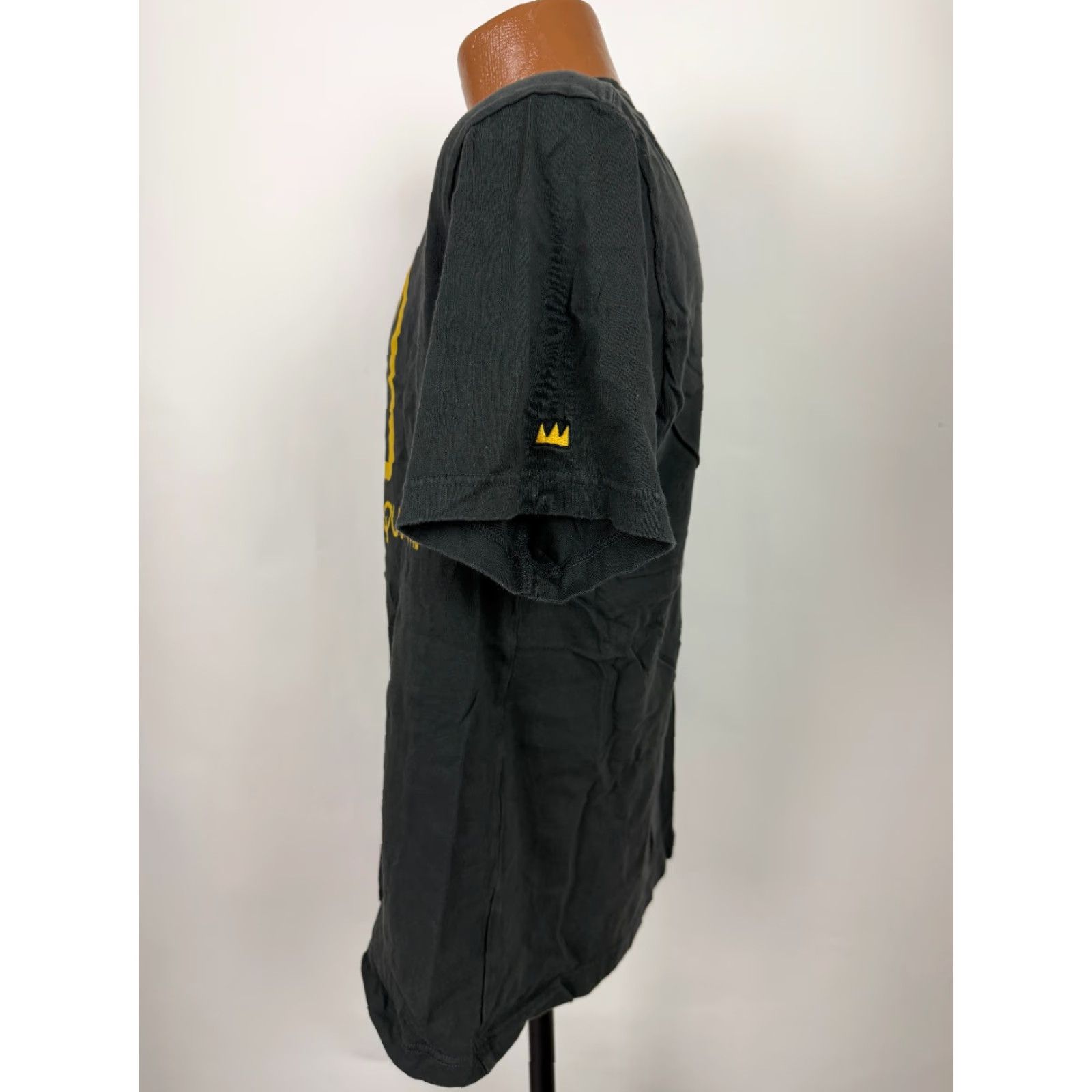 Uniqlo VINTAGE Jean-Michel Basquiat Shirt Medium Crown Pop Art Warhol Dark Slate Gray UNIQLO Size US M / EU 48-50 / 2 - 5 Thumbnail