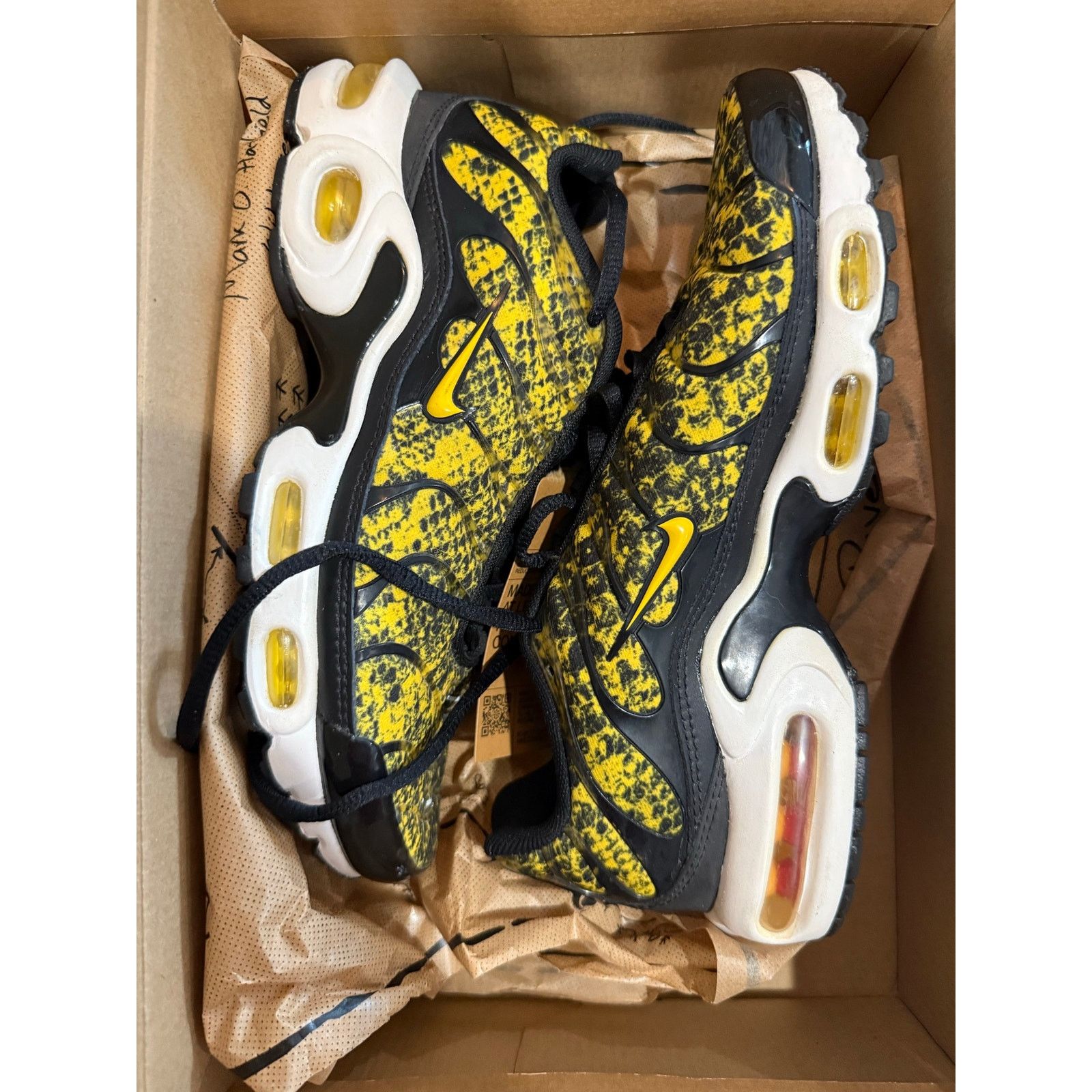 Nike Nike Air Max Plus Yellow Snakeskin Size 7.5w CT1555-001 Size US 7.5 / IT 37.5 - 9 Thumbnail