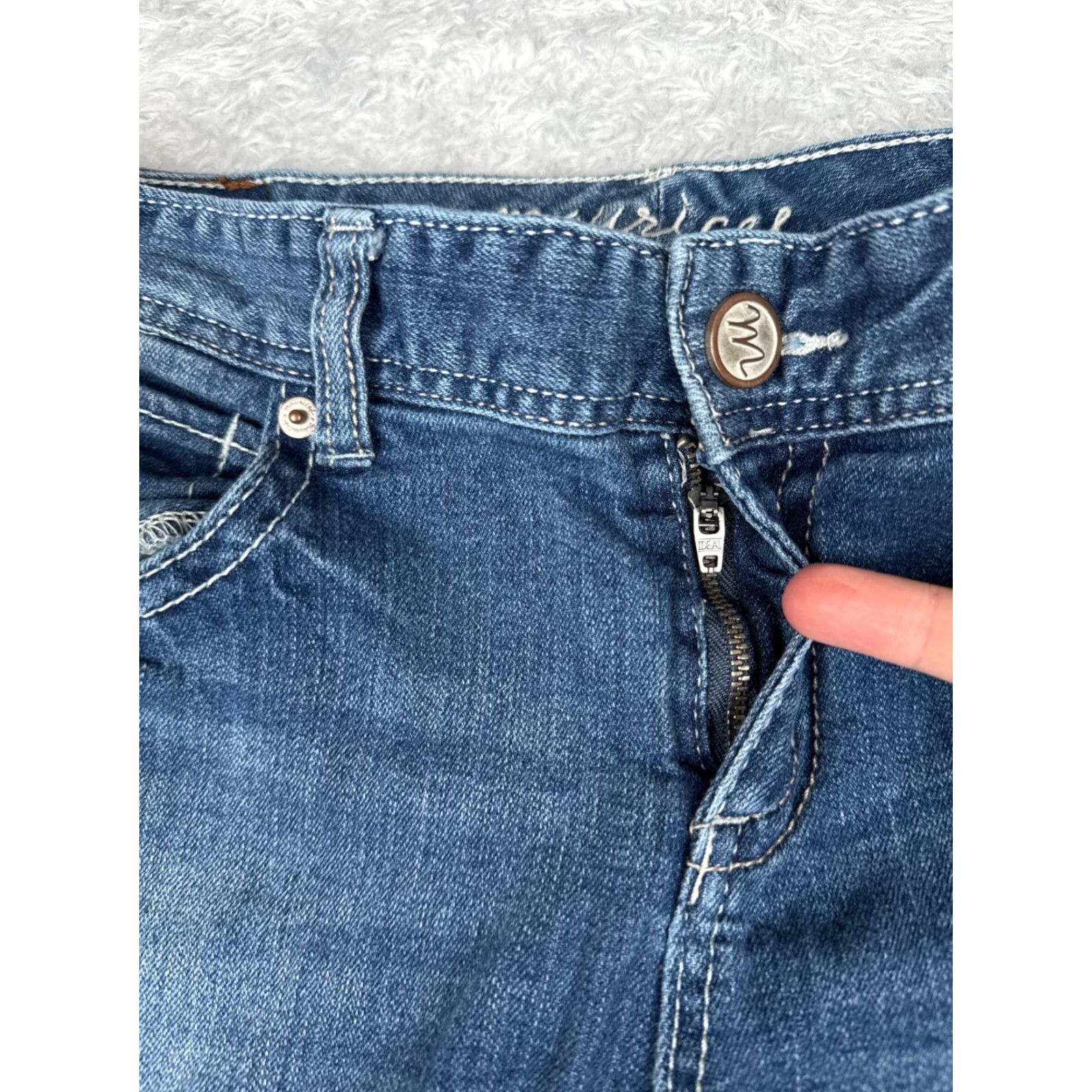 Vintage Maurices Jeans Womens 12 Blue Denim Flared Bootcut Raw Hem Embroidered 31x33 Size 34" / US 12 / IT 48 - 5 Thumbnail