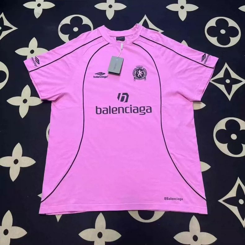 Balenciaga Balenciaga Pink Manchester United Soccer Embroidered Short Size US S / EU 44-46 / 1 - 1 Thumbnail