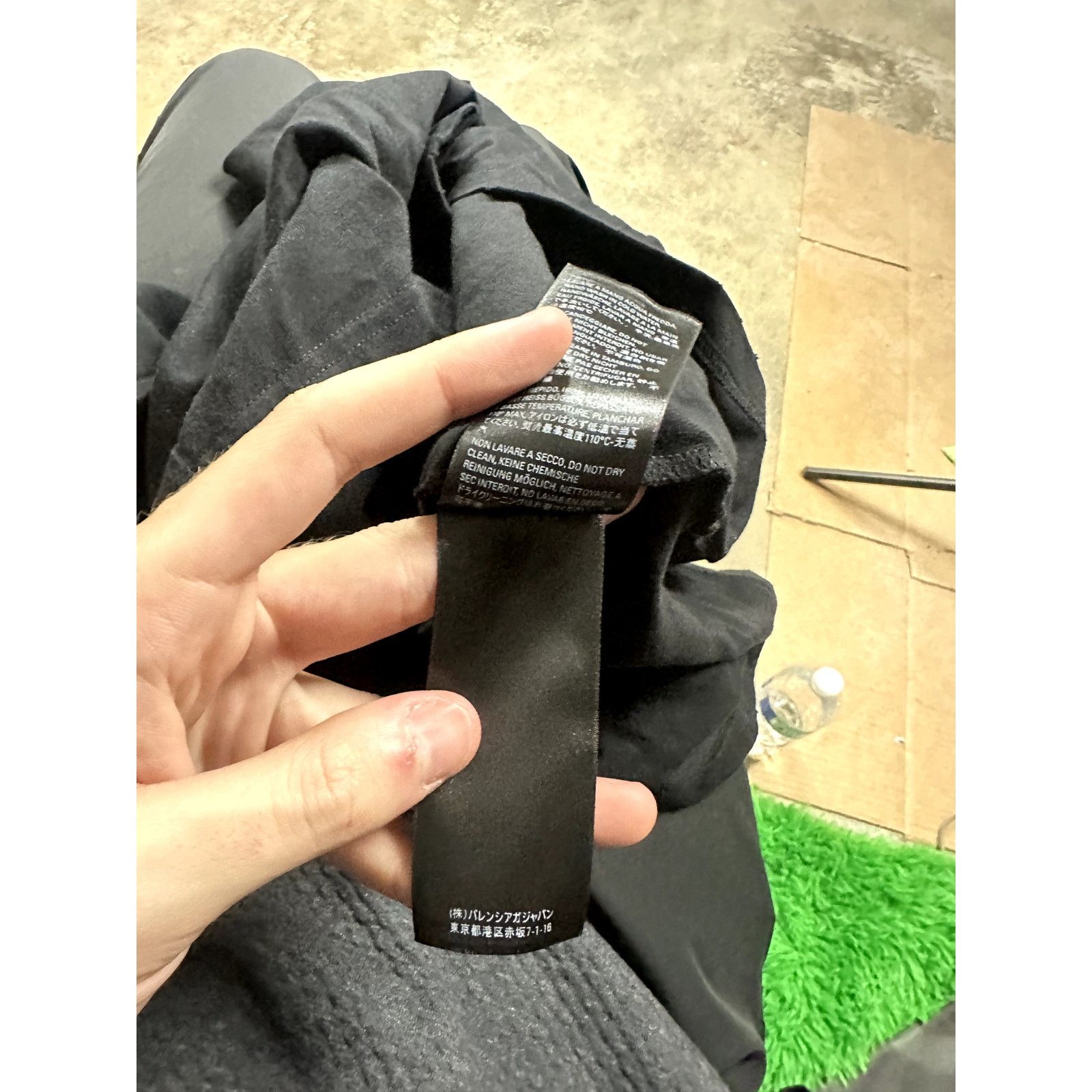 Balenciaga Balenciaga Tee Free Black Used Medium Size US M / EU 48-50 / 2 - 7 Thumbnail