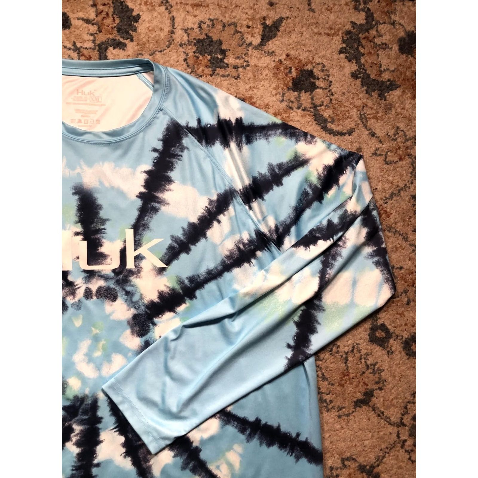 Vintage Huk Shirt Mens 2XL Blue Tie-Dye Long Sleeve Performance Fishing 100% Polyester Raglan Crew Neck Size US XXL / EU 58 / 5 - 4 Thumbnail
