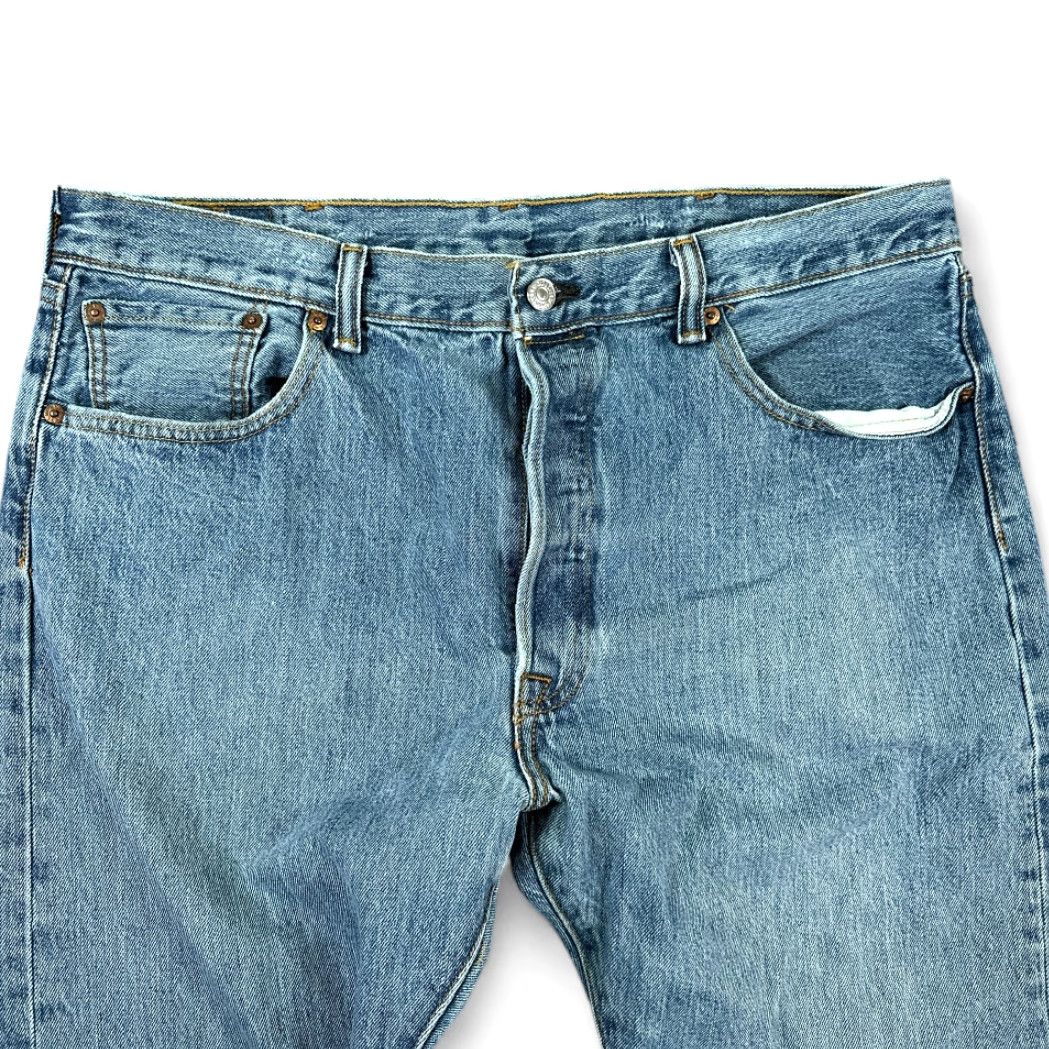Levi's Levis 501 Jeans Mens 36x30 Blue Light Wash Straight Button Fly Cotton 38x30 Tag Size US 36 / EU 52 - 3 Thumbnail