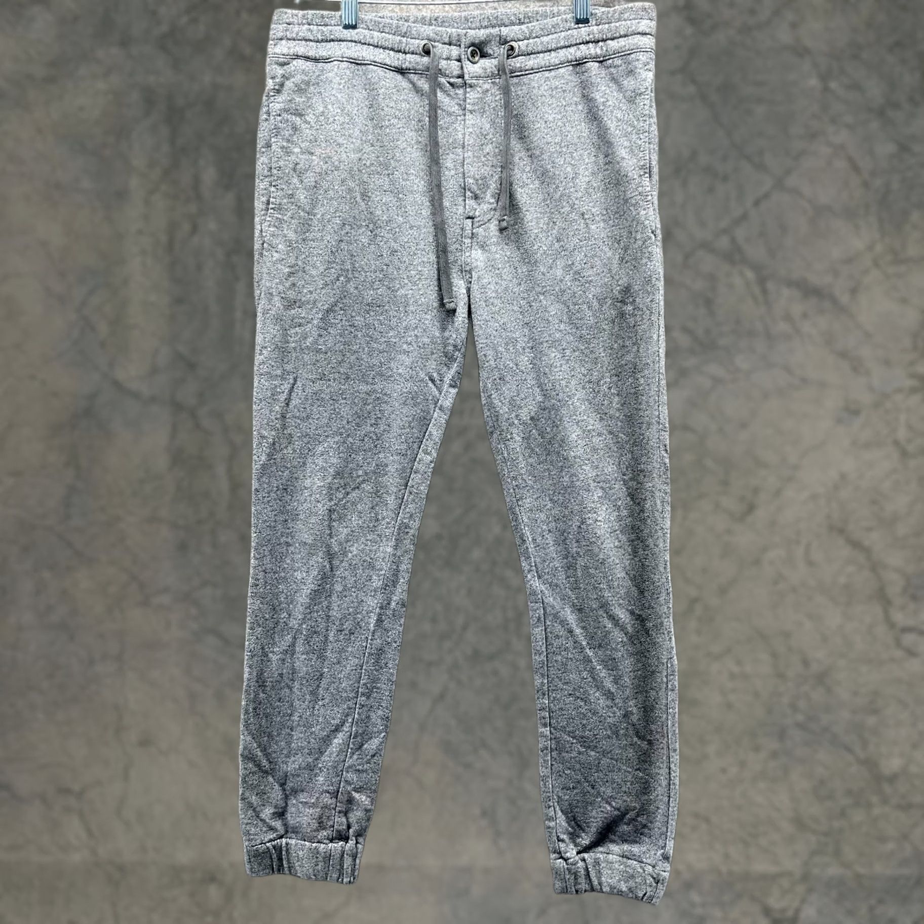 Levi's Levi's Jogger Womens 32 Gray Elastic Waist Fleece Cotton Casual Pants 27in Inseam Regular Size 32 Womens Size 24" / US 00 / IT 34 - 1 Thumbnail