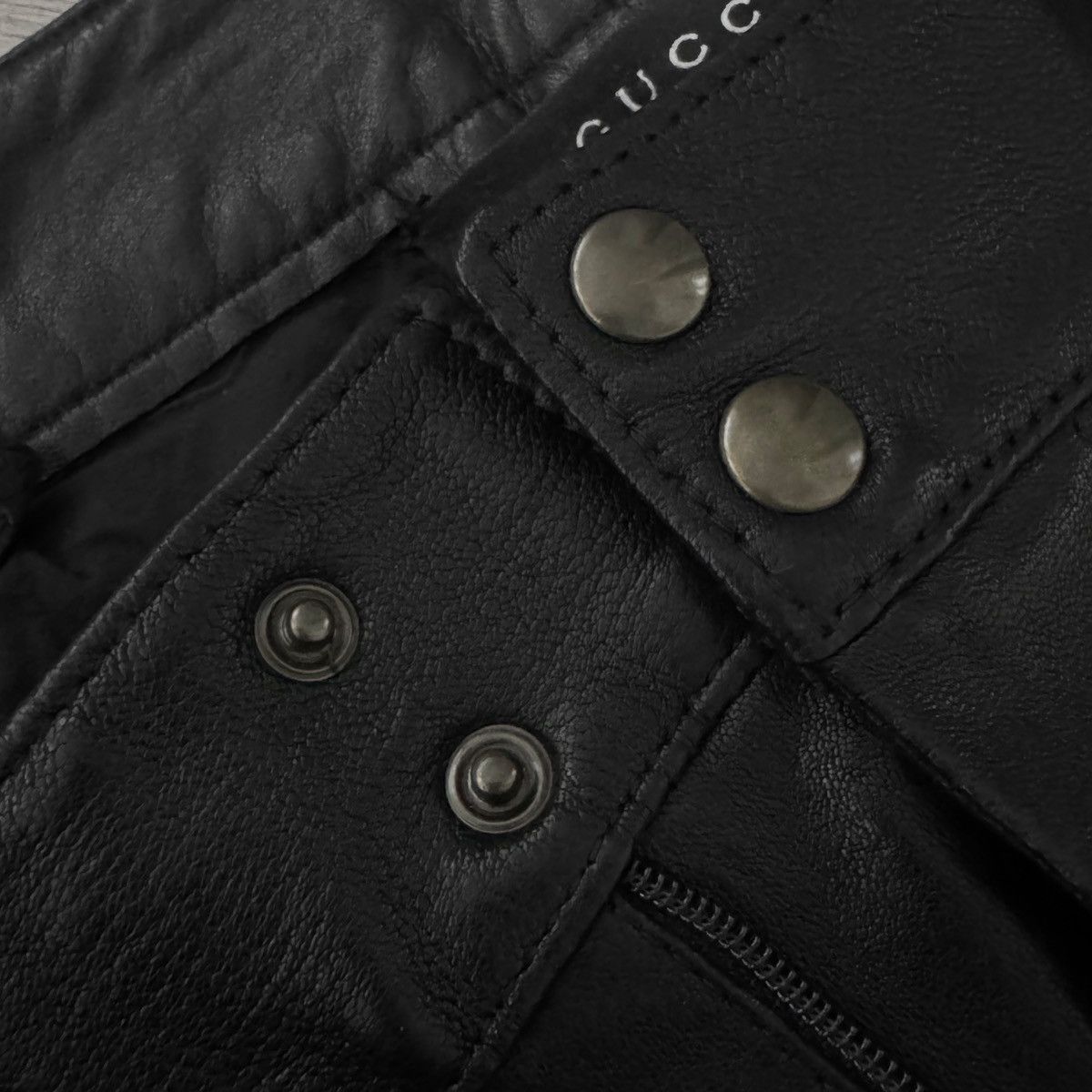 Gucci Runway Gucci by Tom Ford Leather Trousers Size 27" / US 4 / IT 40 - 9 Thumbnail
