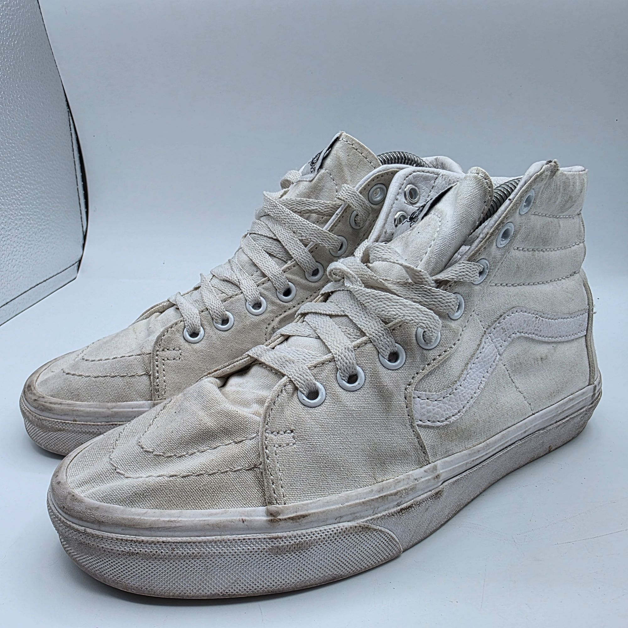Vans Vans Sk8-Hi Womens 9 Triple White High Top Sneakers Shoes Ca Size US 9 / IT 39 - 4 Thumbnail