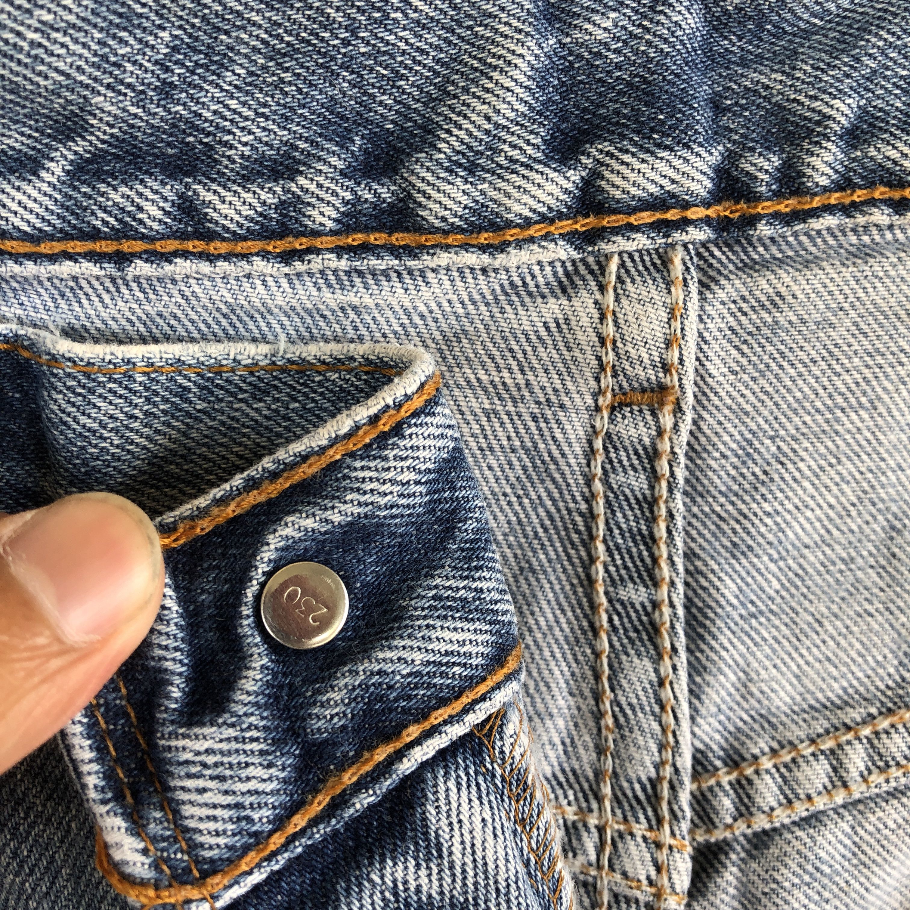 Levi's Vintage 90s Levis 505 SunFaded Jeans Light Wash Denim Size US 36 / EU 52 - 7 Thumbnail
