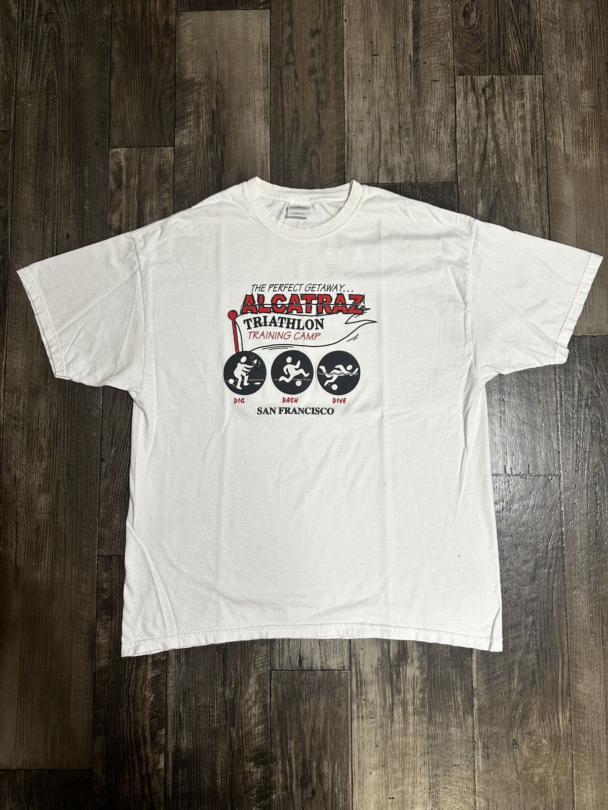 Vintage Vintage 90s Alcatraz Triathlon Tee Size US XL / EU 56 / 4 - 2 Thumbnail