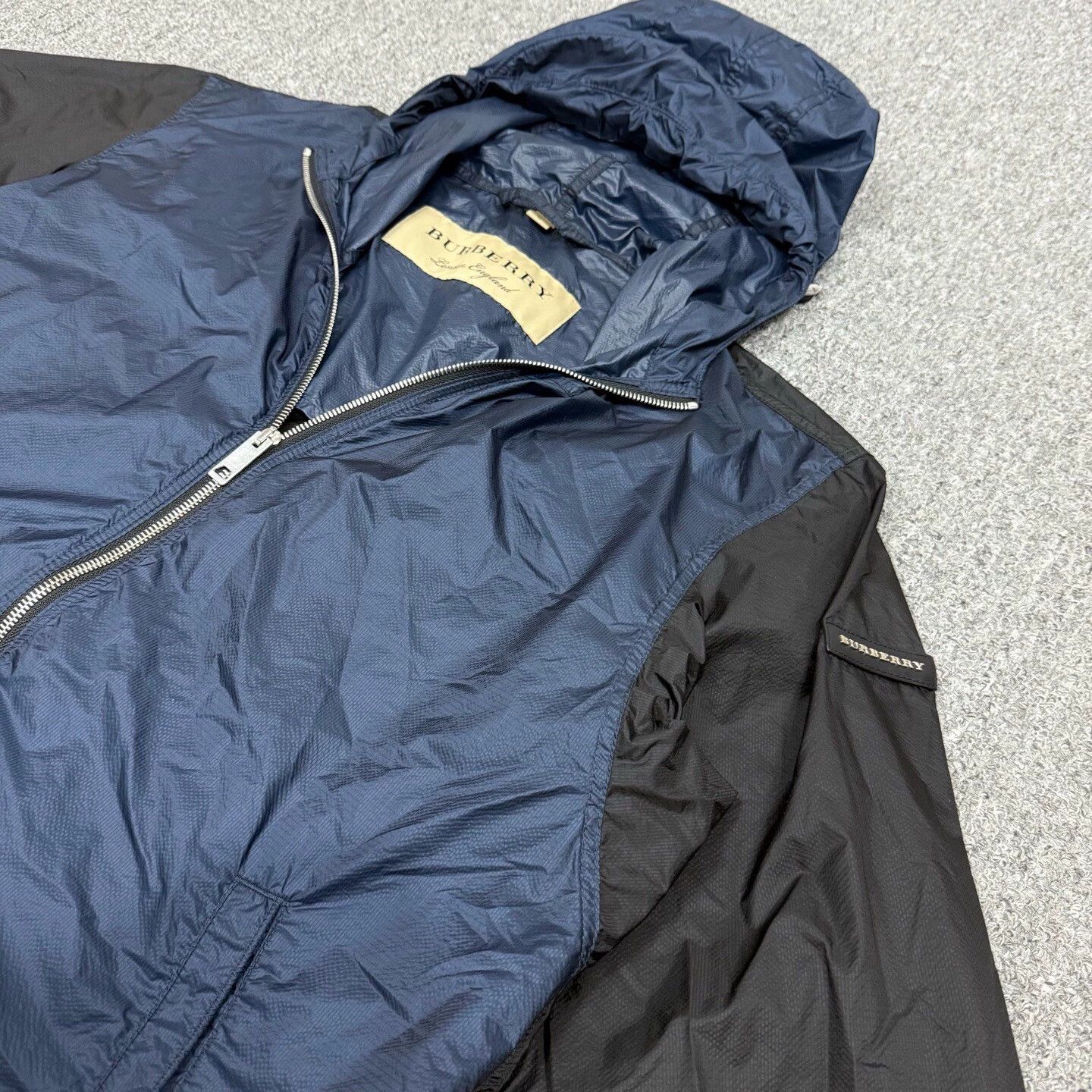 Burberry Burberry black blue colorblocked light windbreaker M Size US M / EU 48-50 / 2 - 3 Thumbnail