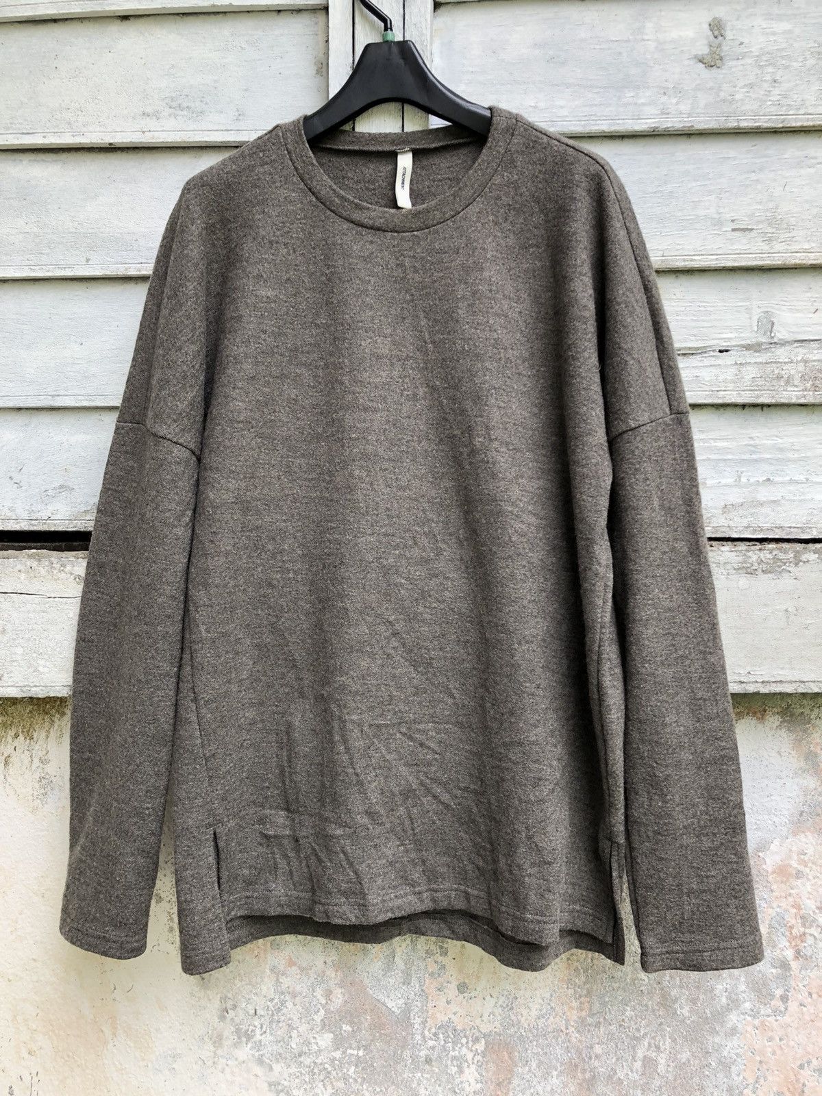 Attachment × Japanese Brand × Kazuyuki Kumagai Attachment Attachment Over Shoulder 100% Wool Sweater Size US L / EU 52-54 / 3 - 1 Thumbnail