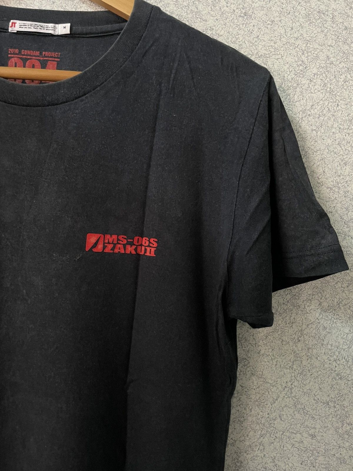 Uniqlo Gundam MS-06S ZAKU|| Size US M / EU 48-50 / 2 - 3 Thumbnail