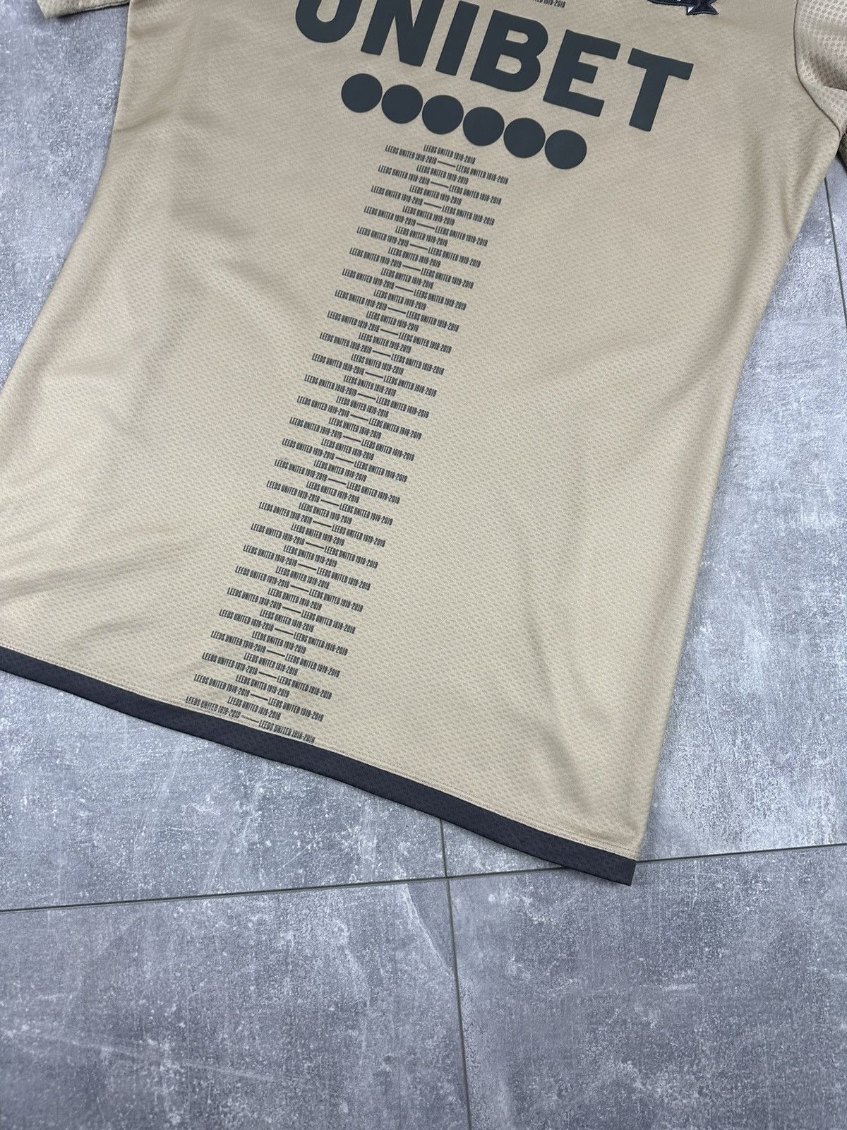 Kappa Kappa Leeds United 2019/20 Training 100 Years Jersey Size US M / EU 48-50 / 2 - 4 Thumbnail