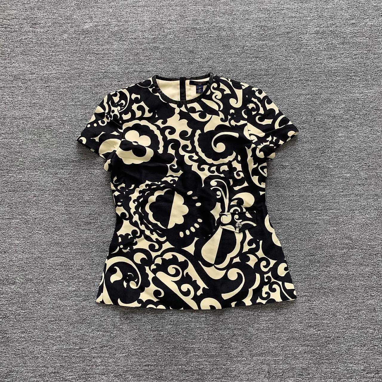 Louis Vuitton Louis Vuitton Graphic Print Short Sleeve Top Size 34 Size XS / US 0-2 / IT 36-38 - 1 Thumbnail