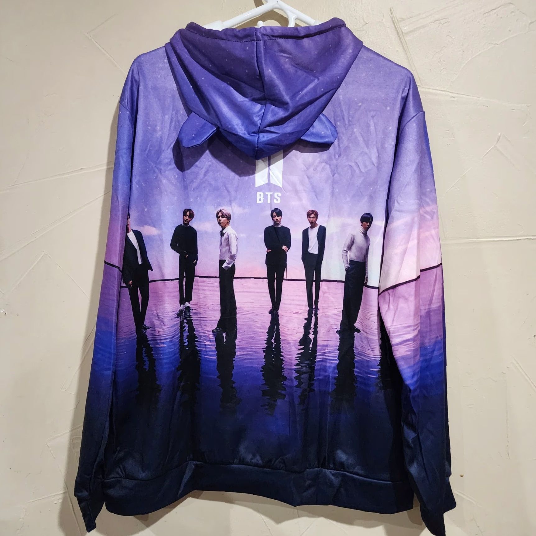 Pinko VINTAGE NWOT BTS Band Purple Pink Long Sleeve Hoodie Sweatshirt Ears Polyester Sz S Size US S / EU 44-46 / 1 - 5 Thumbnail